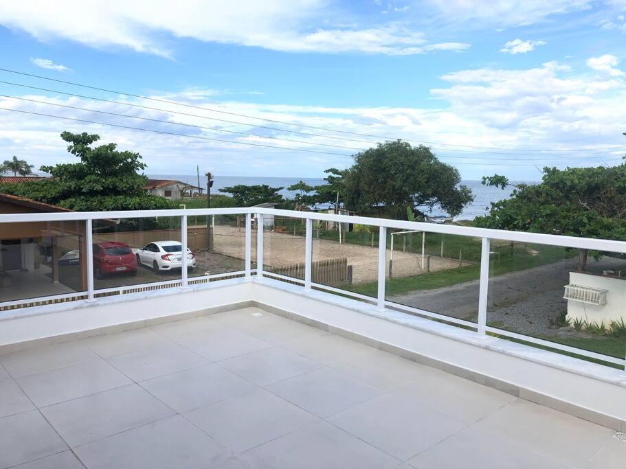 Casa nova com vista para o mar 30 metros do mar
