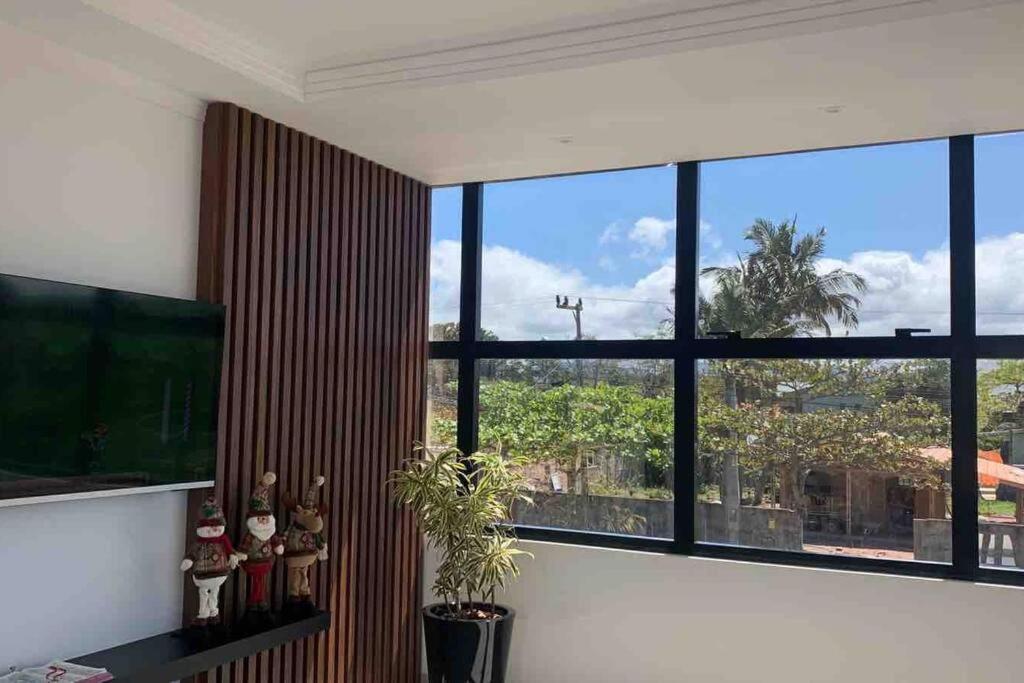 Casa nova com vista para o mar 30 metros do mar