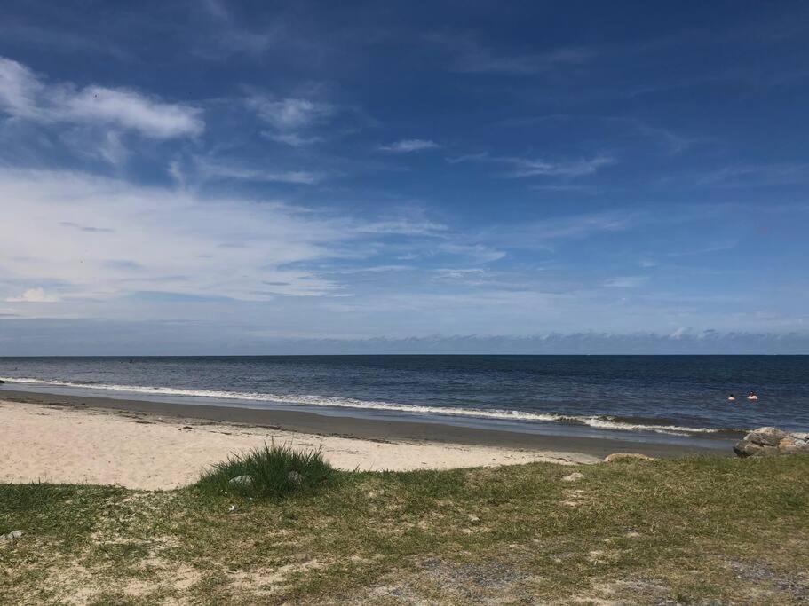 Casa nova com vista para o mar 30 metros do mar