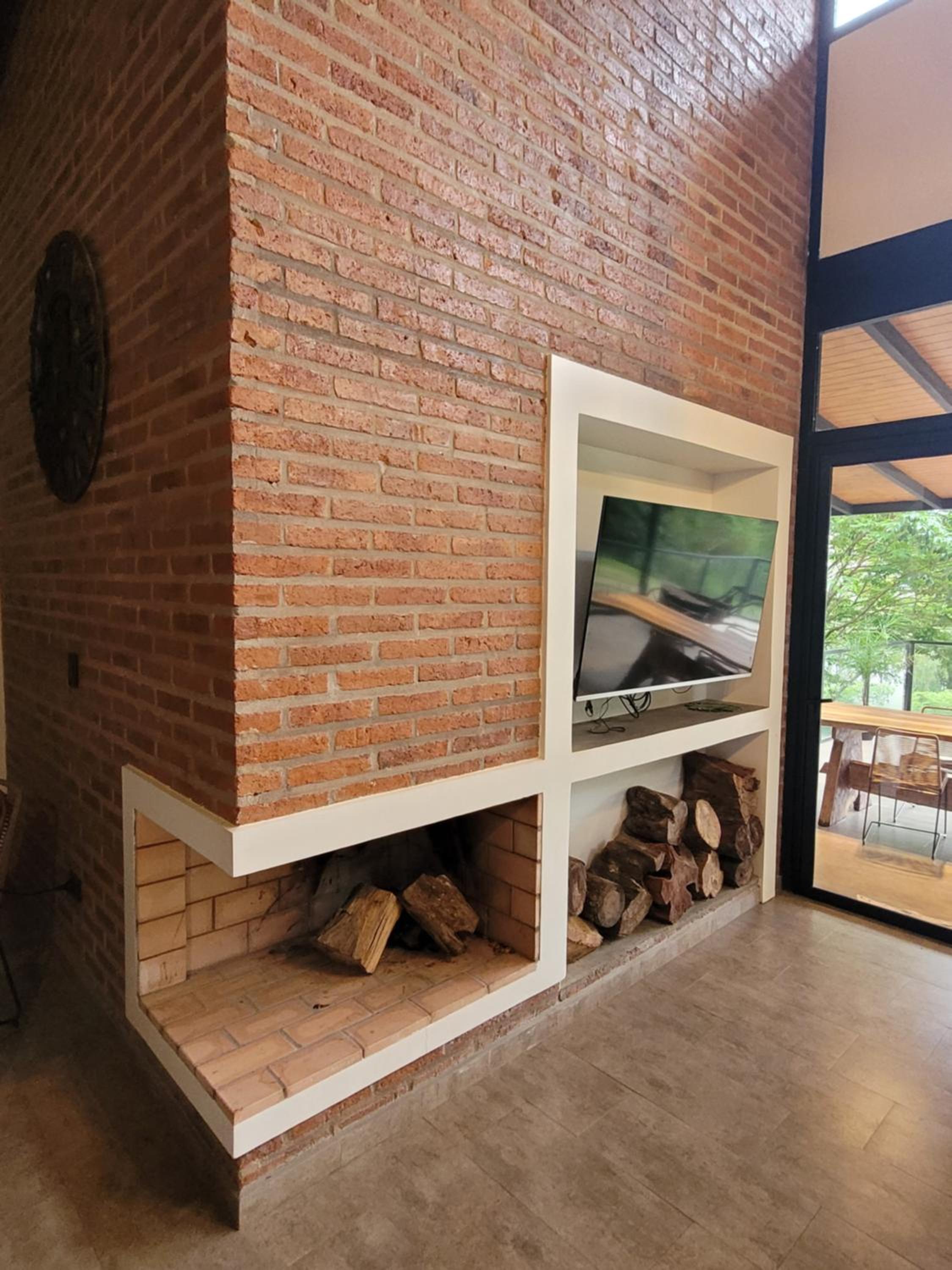 Casa sobre el río