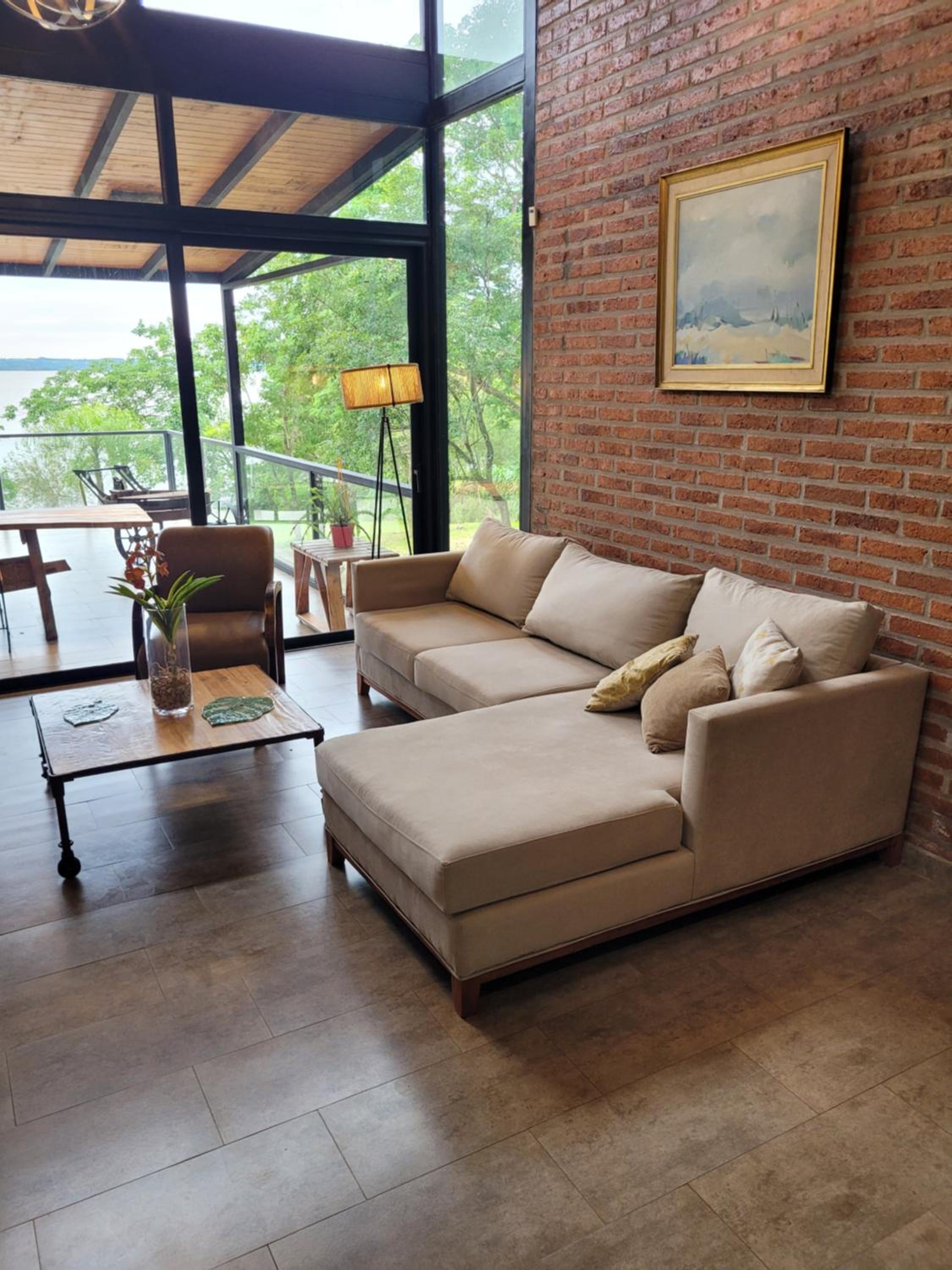 Casa sobre el río