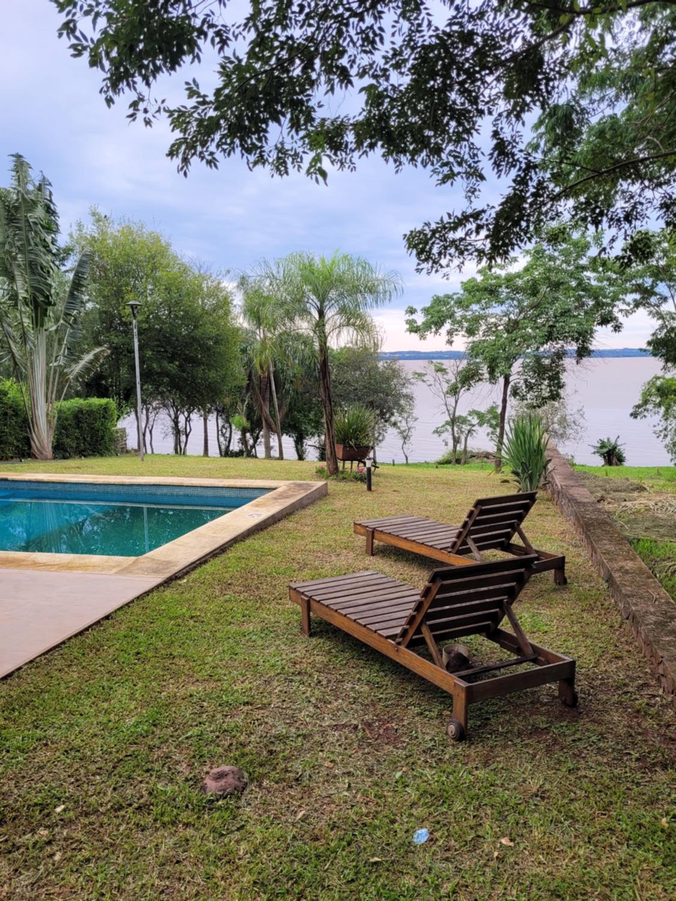Casa sobre el río