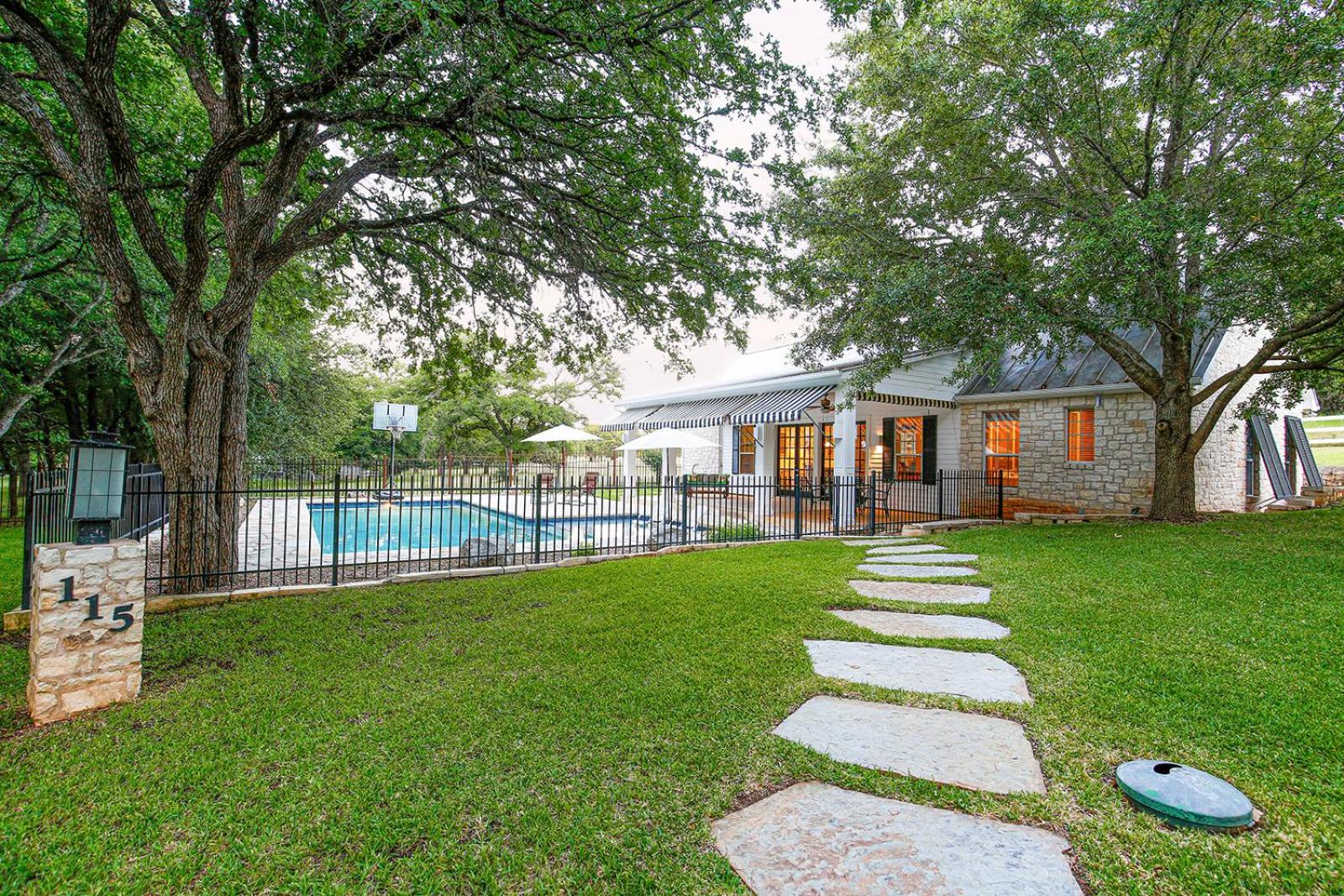 Luxury Golf Course Private Retreat with Heated Swimming Pool view 4