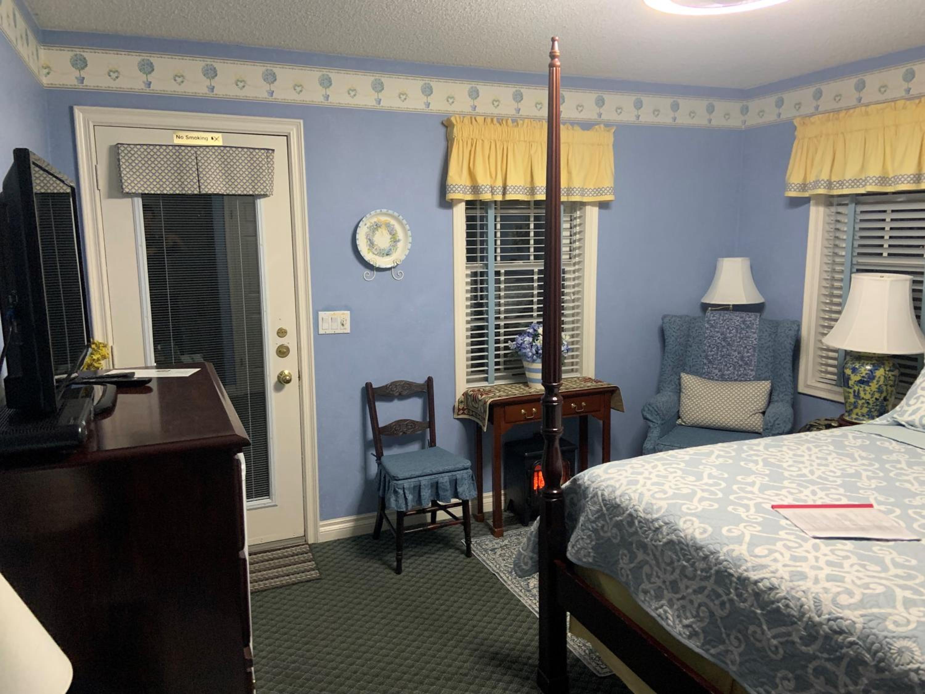 WeatherPine Inn