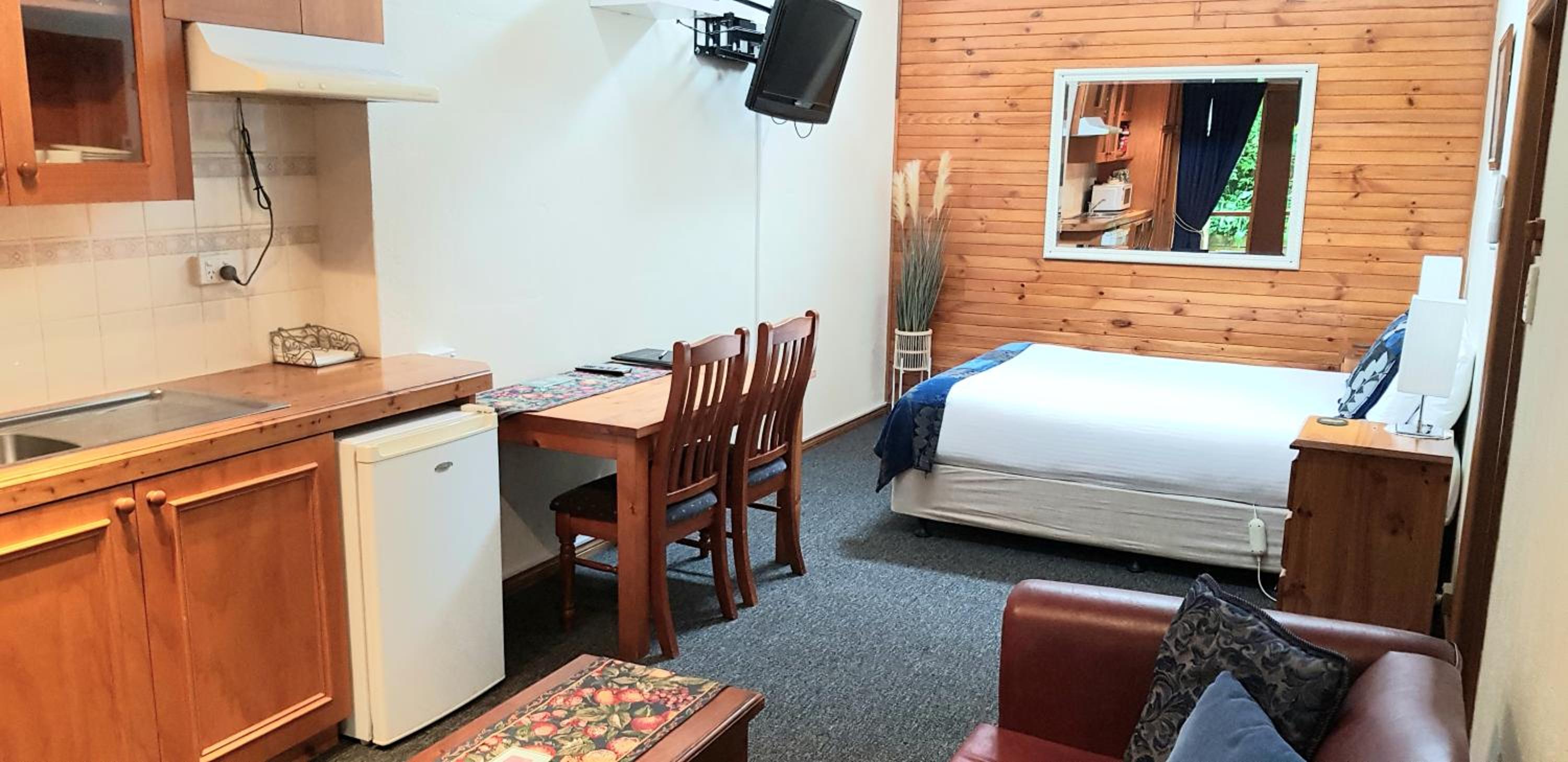 Clarendon Chalets - Property Image 8