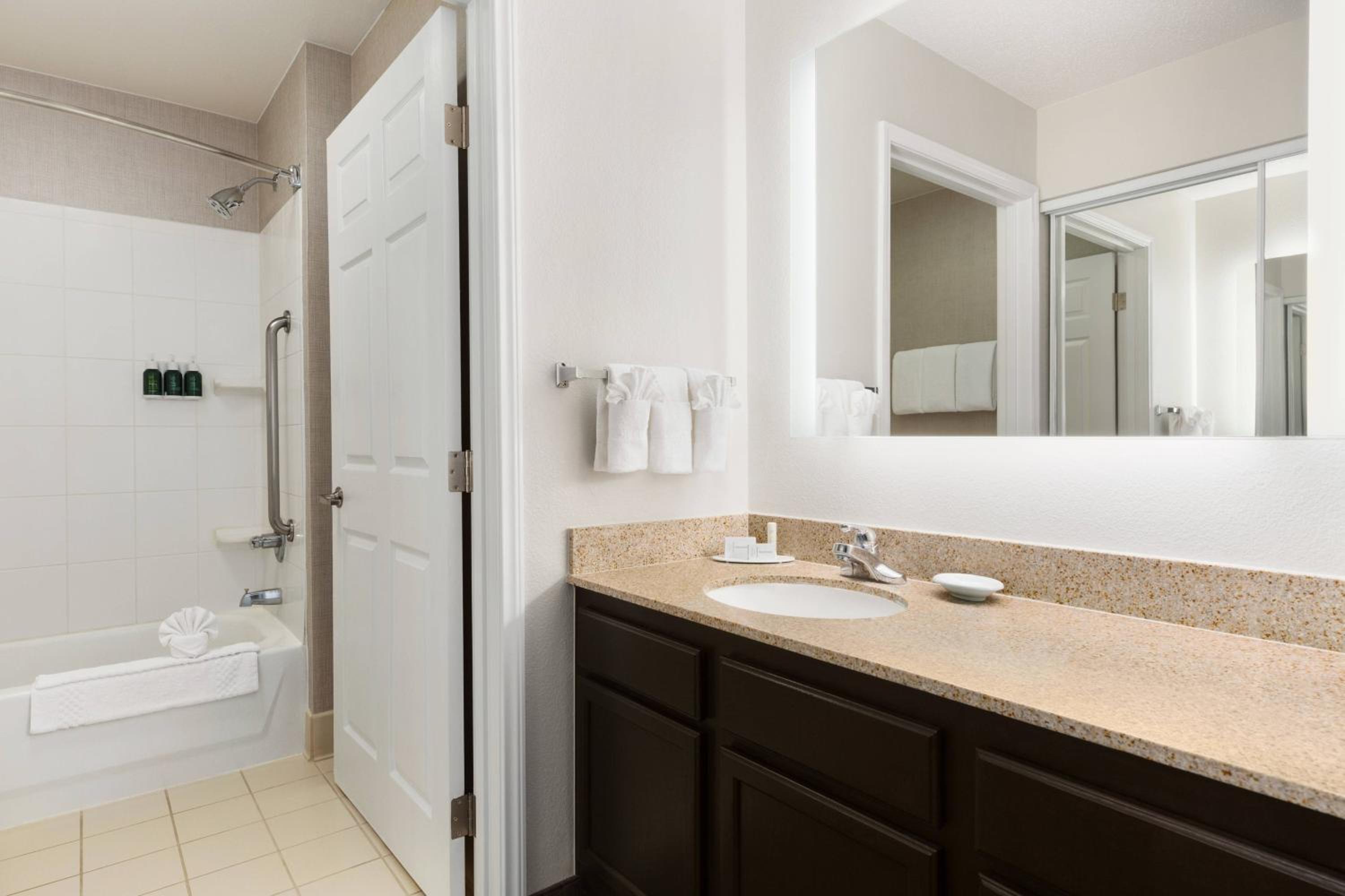 Residence Inn Houston The Woodlands/Market Street - Property Image 12