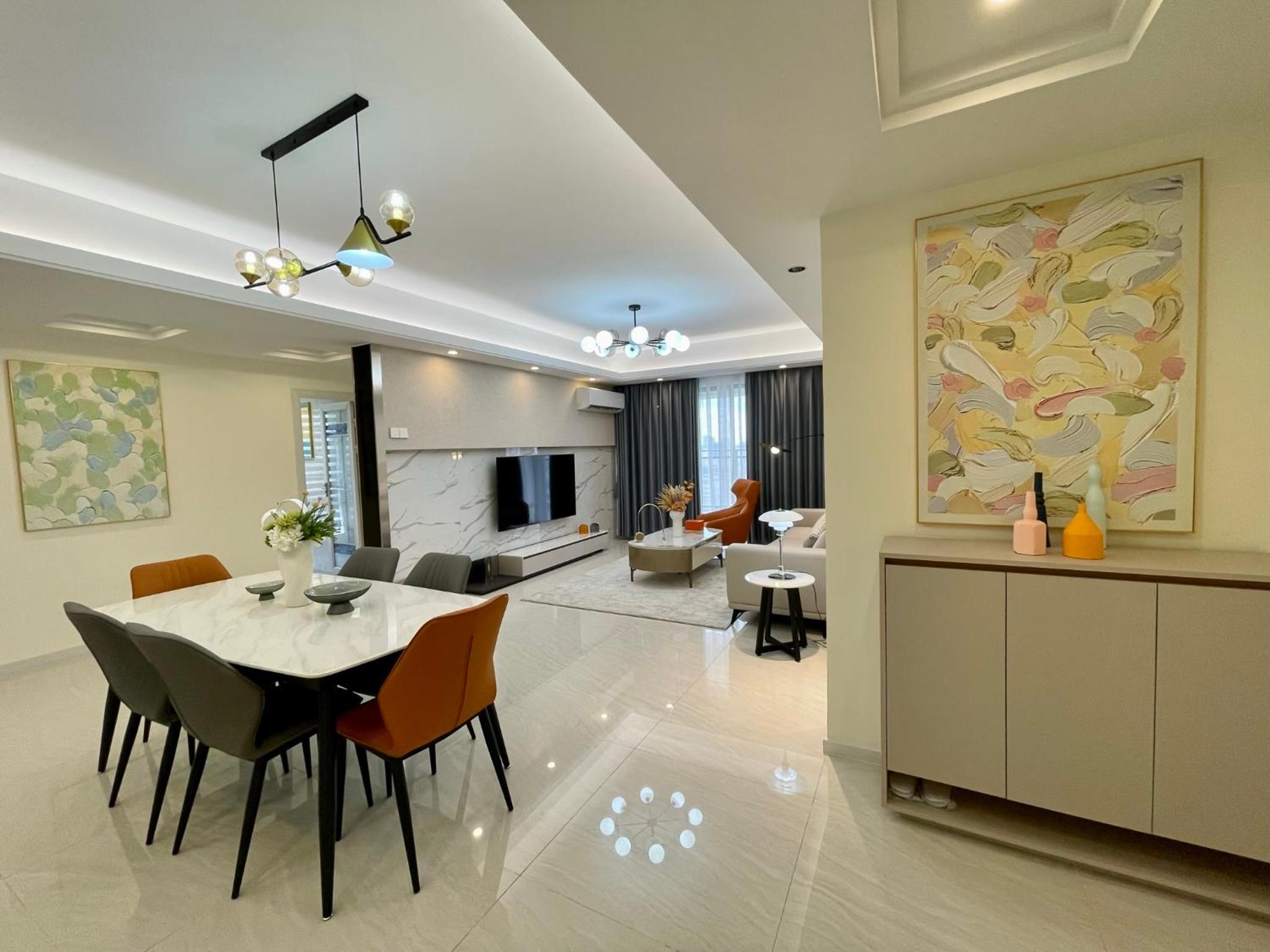 SKY 31 Luxurious Condominium view 4