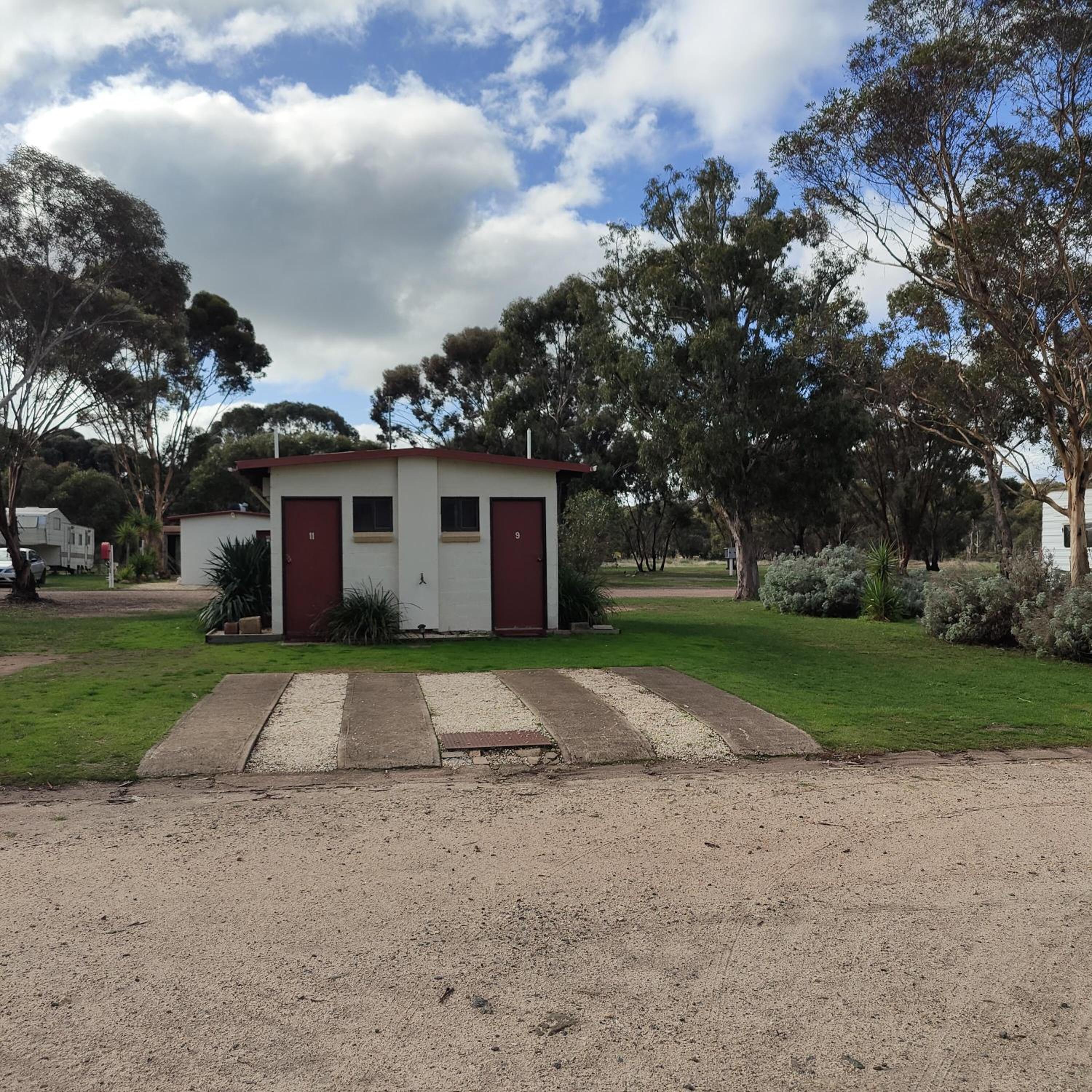 Inglewood Motel and Caravan Park Victoria