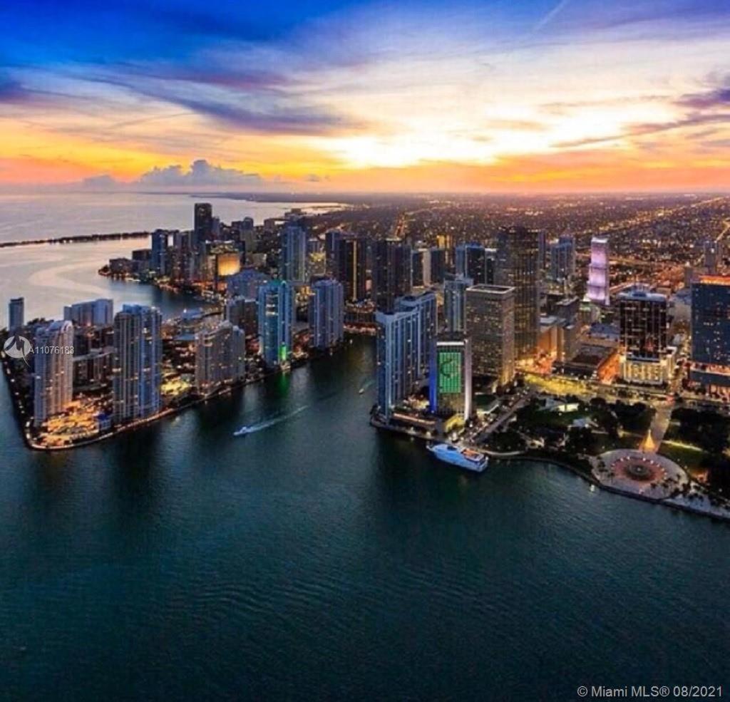 Downtown Miami Brickell Bay & Pool View 4 Bedrooms