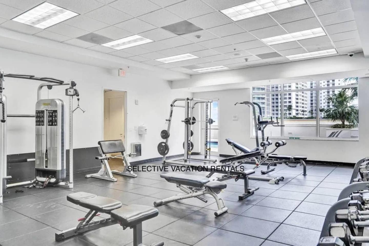 Downtown Miami Brickell Bay & Pool View 4 Bedrooms