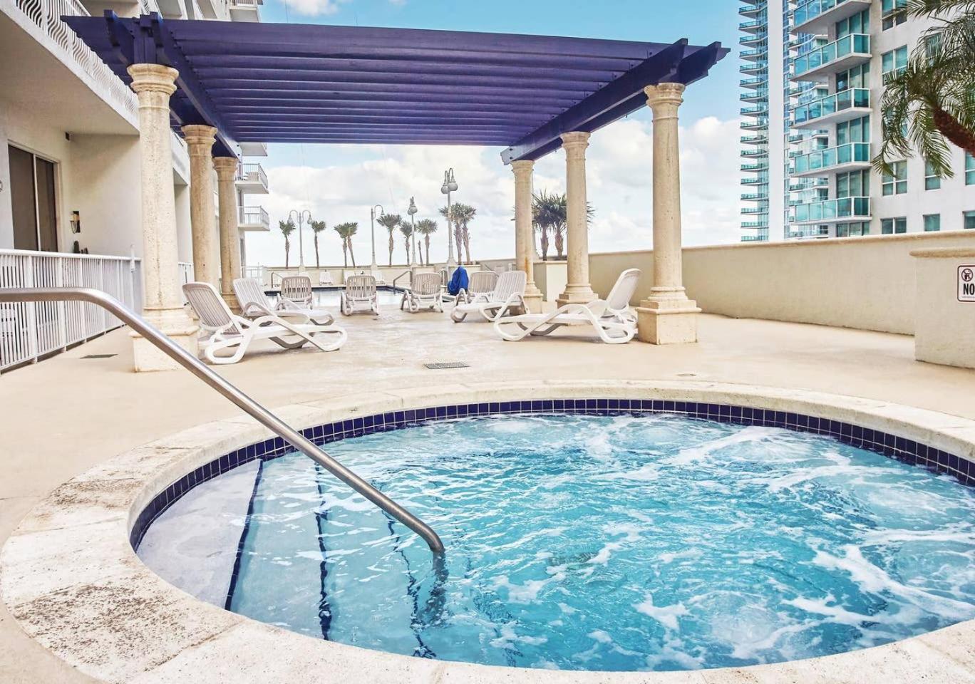 Downtown Miami Brickell Bay & Pool View 4 Bedrooms