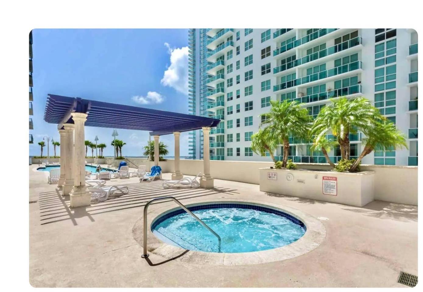 Downtown Miami Brickell Bay & Pool View 4 Bedrooms