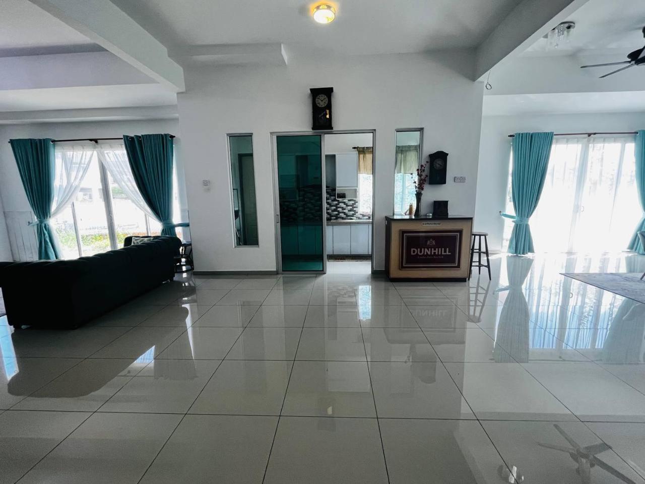 Retro Homestay