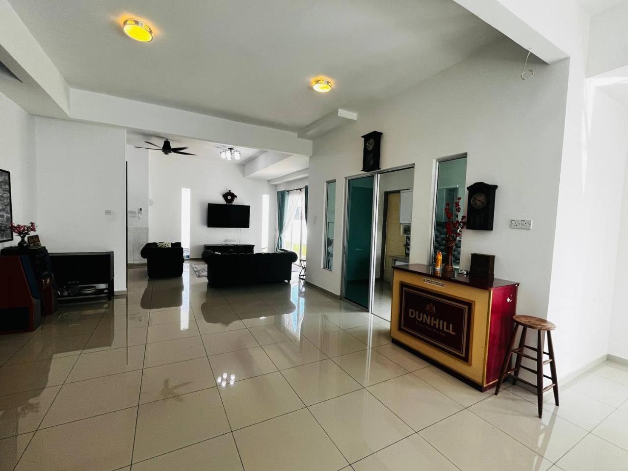 Retro Homestay