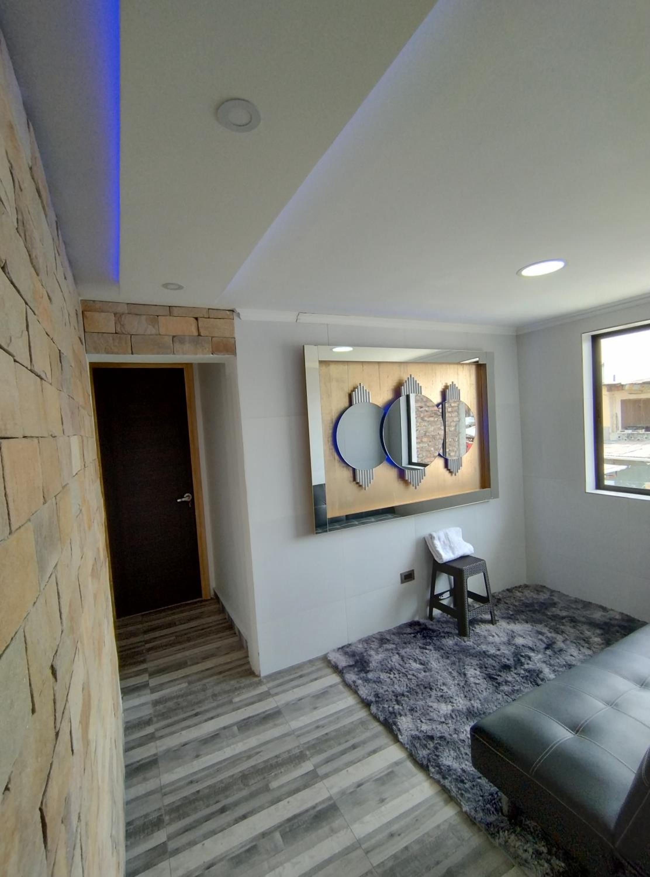 casa entera con estacionamiento