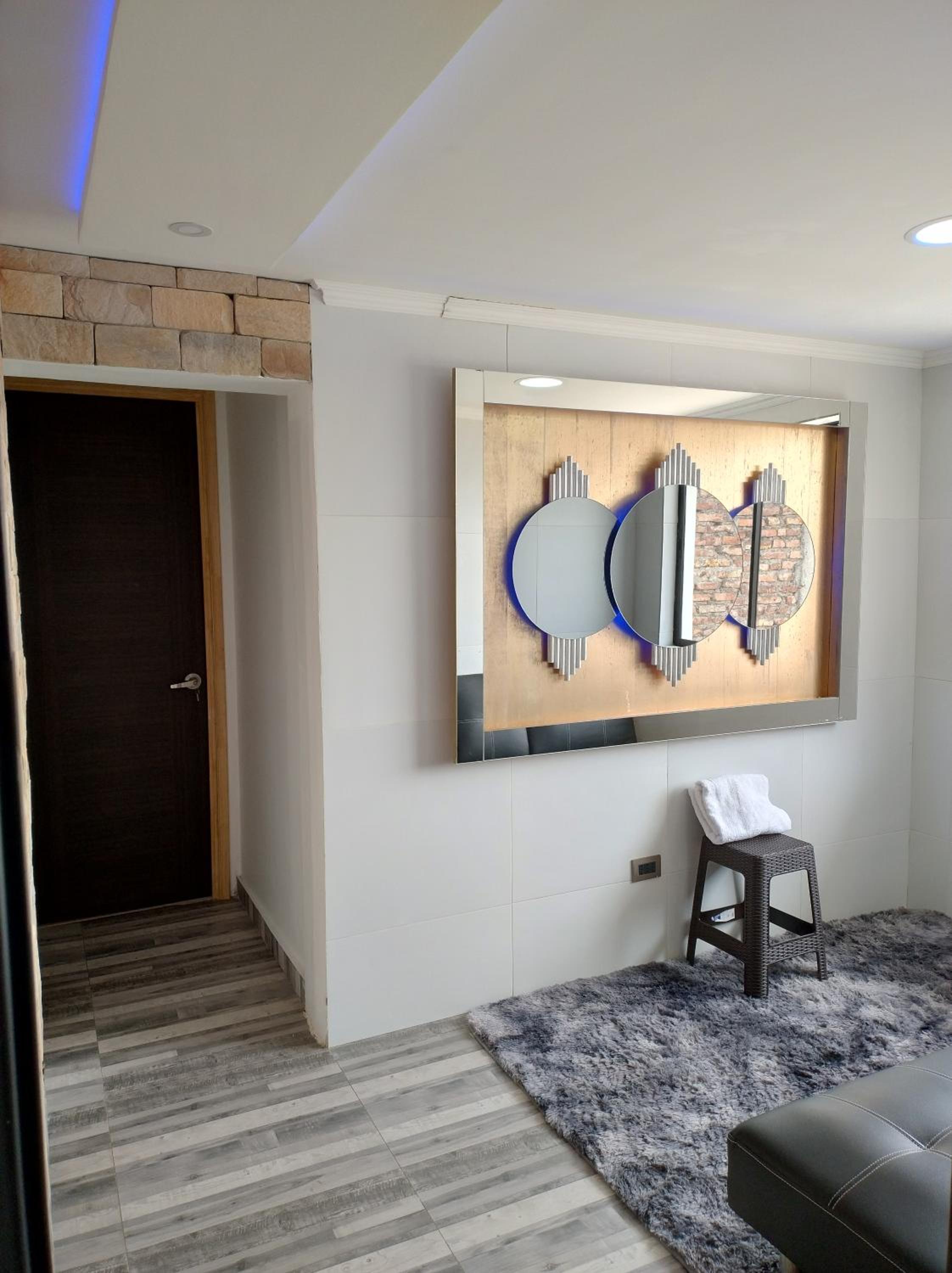 casa entera con estacionamiento