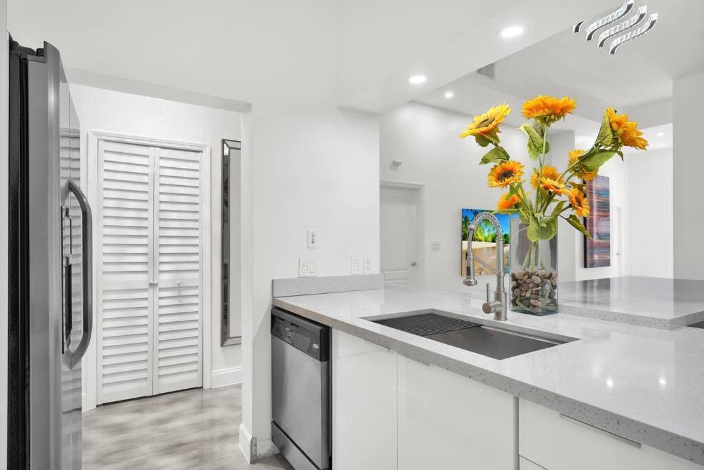 Miami Brickell 3 Bedrooms high ceiling loft