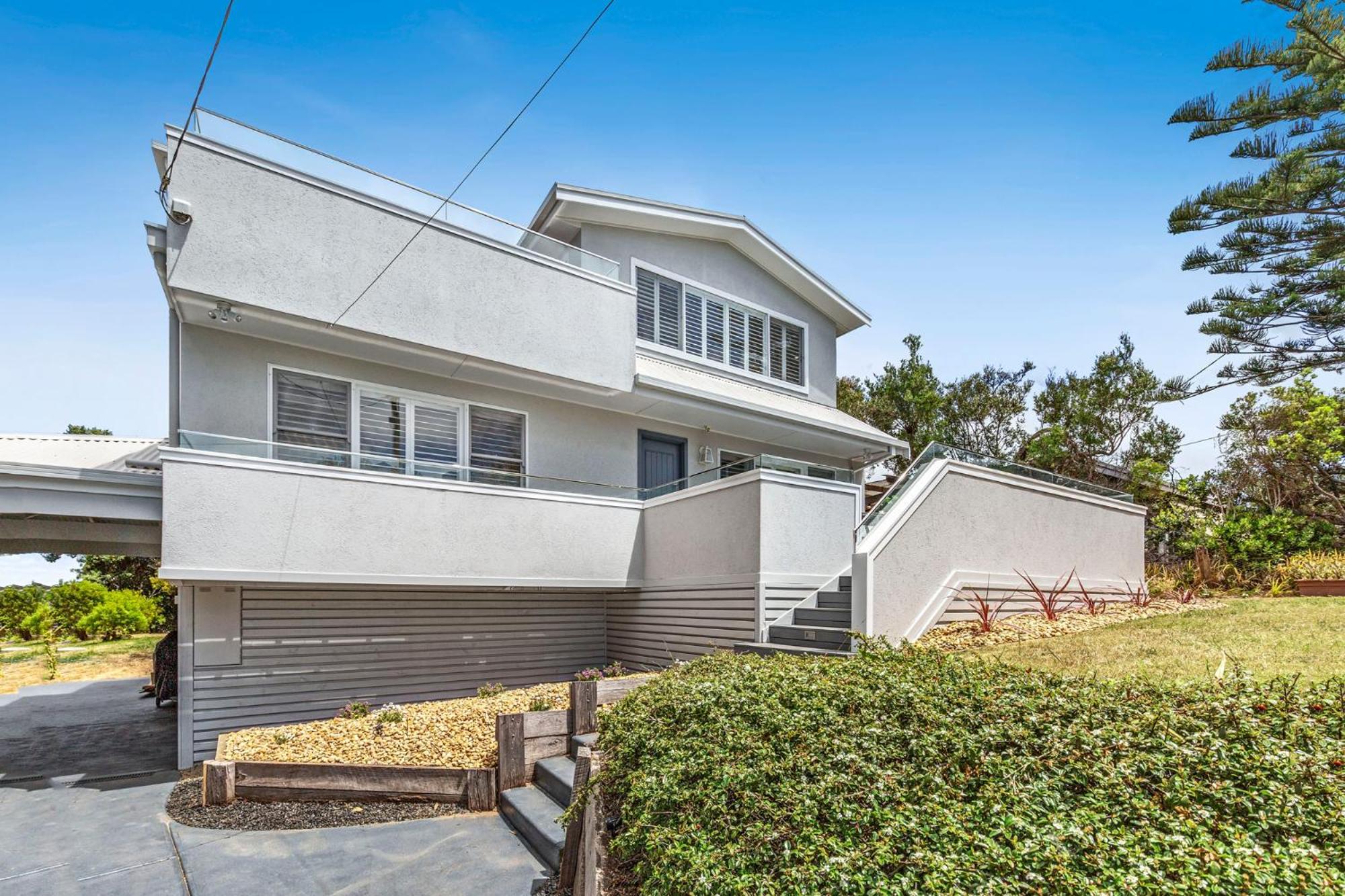 Seaside Haven – Short 250 Metre Walk To The Beach