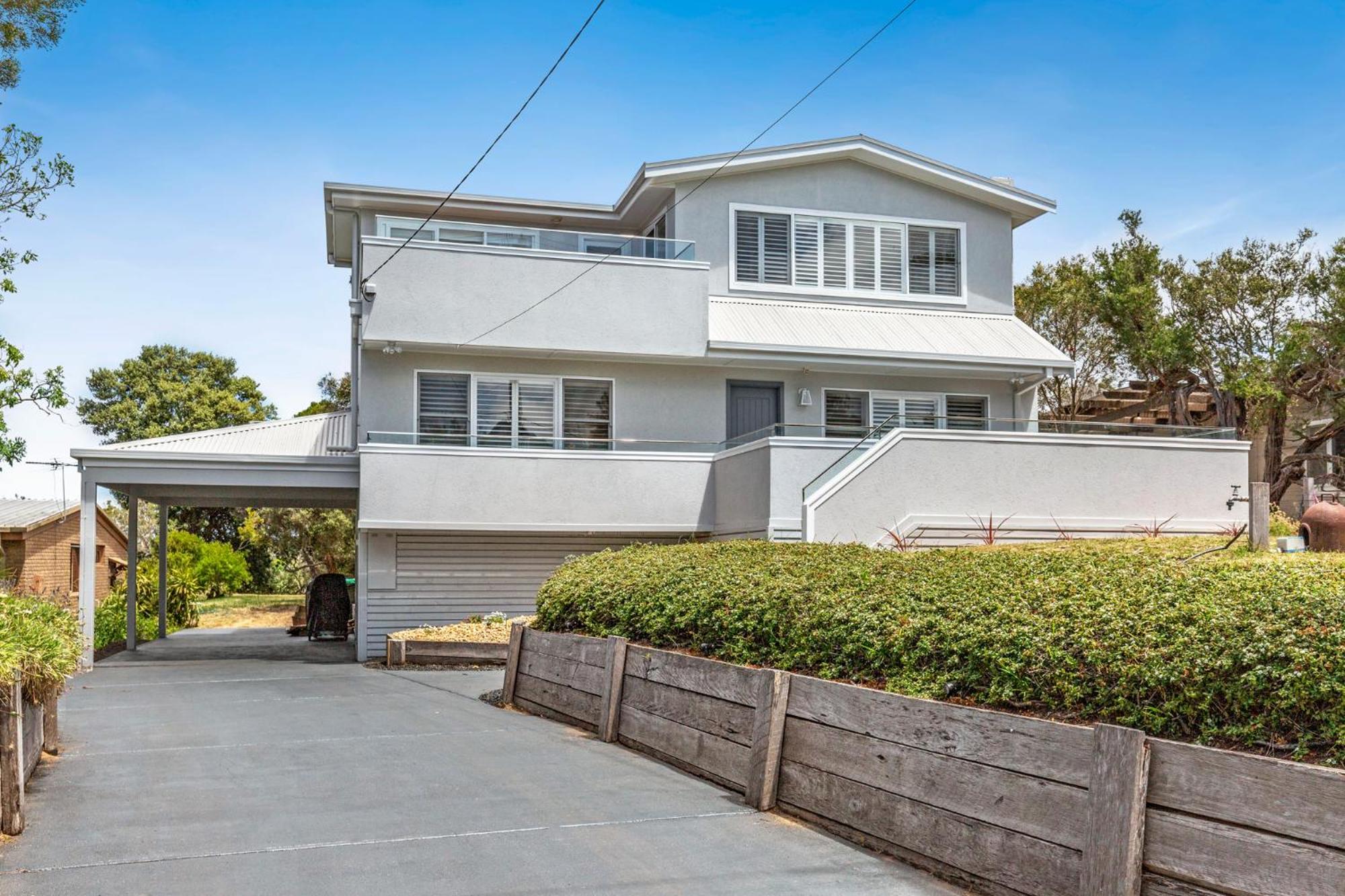Seaside Haven – Short 250 Metre Walk To The Beach