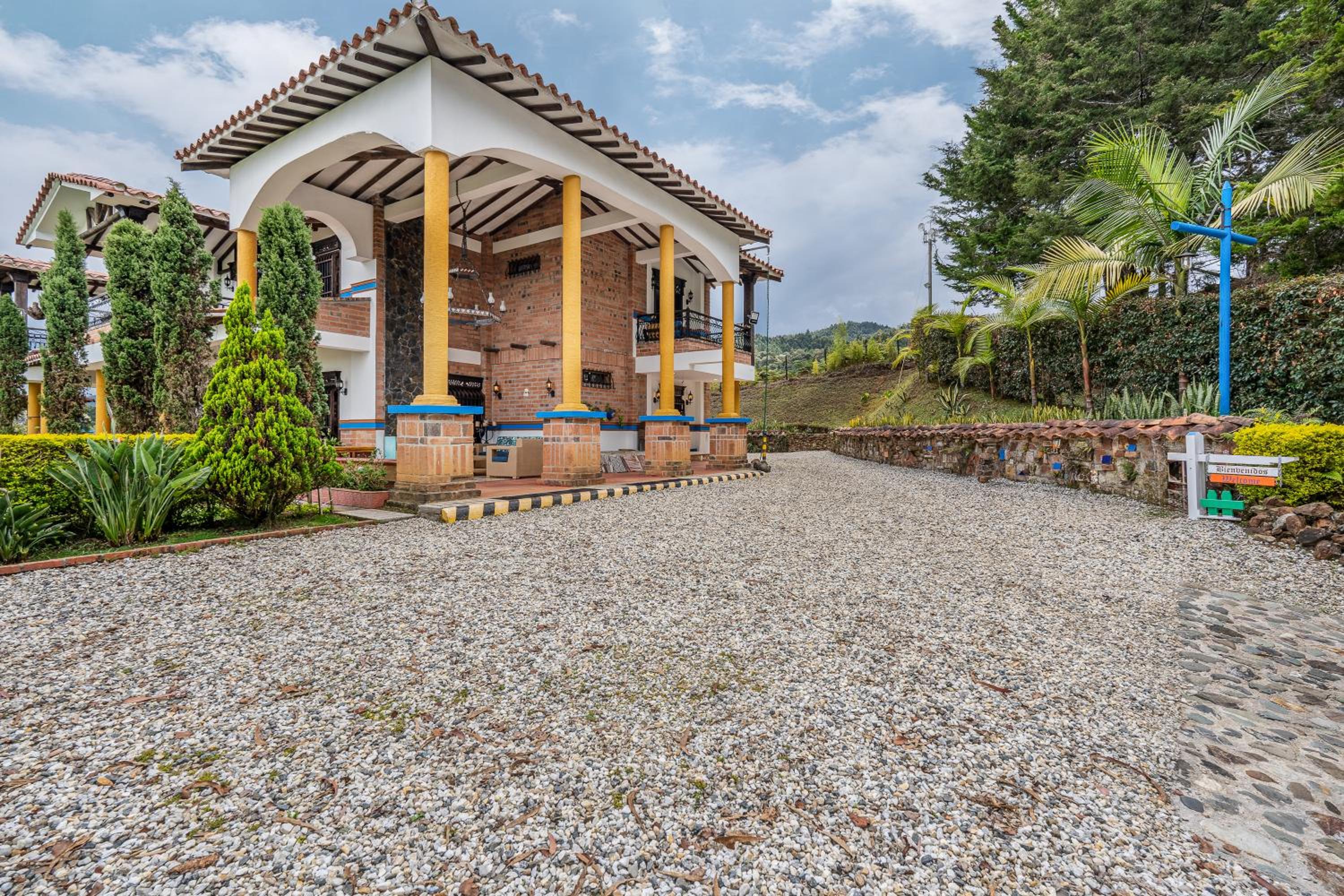 AEROPUERTO-Rionegro- MONTEOLIVO COLONIAL