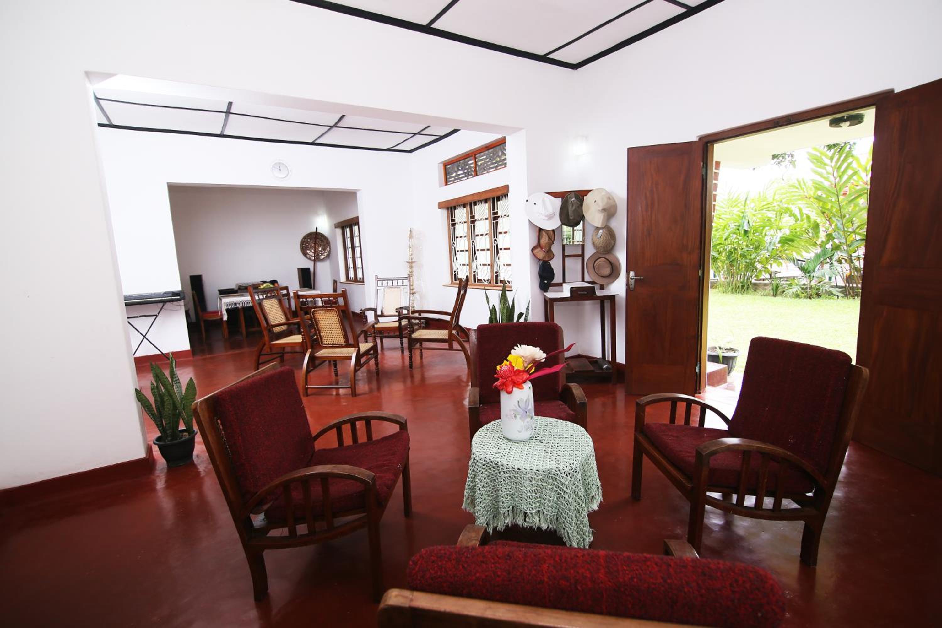 Lion Shade Tourist Bungalow - Sri Lanka Tourism Development Authority Licenced view 3