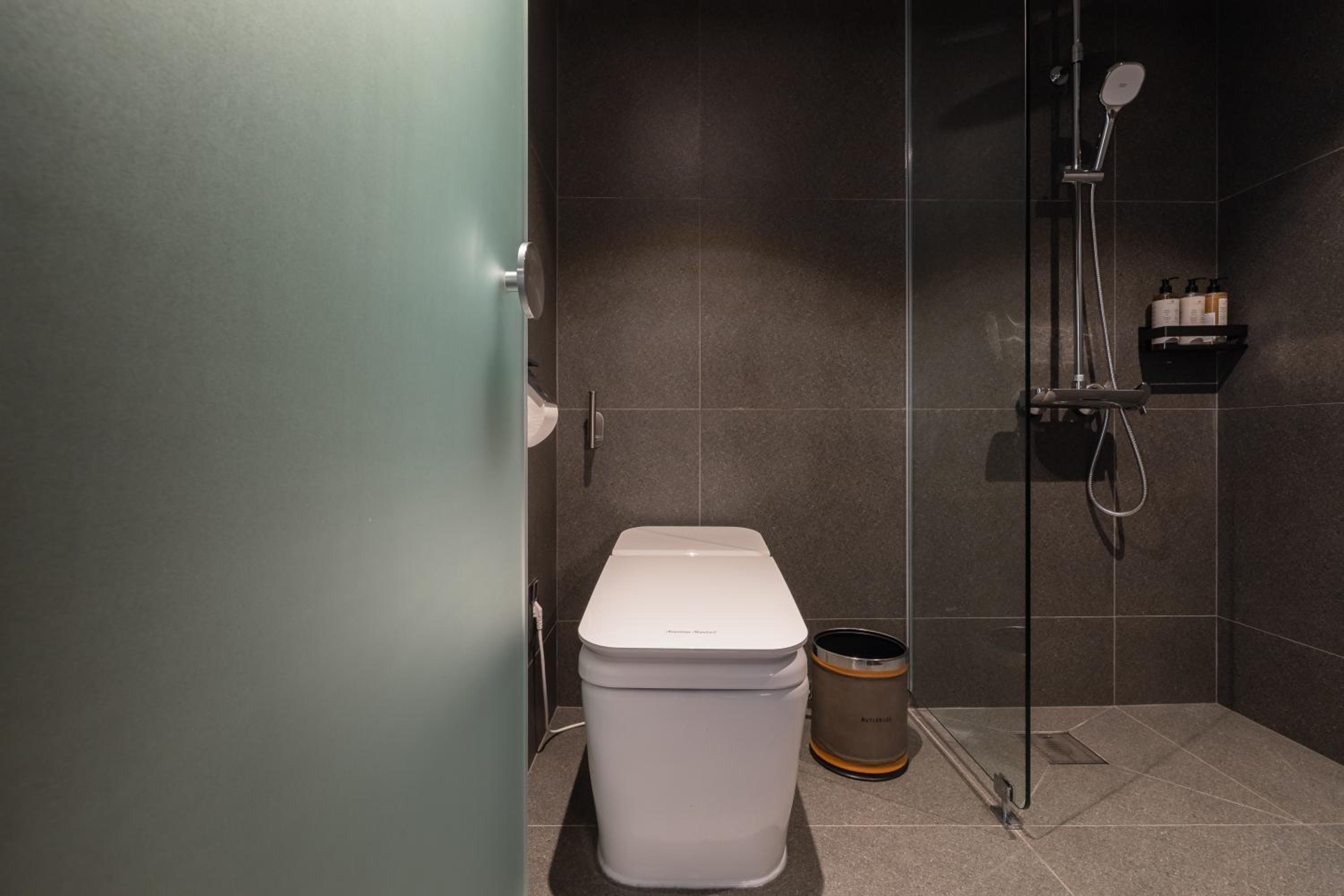 Luxury Hanok Stay Warm Hearth - West