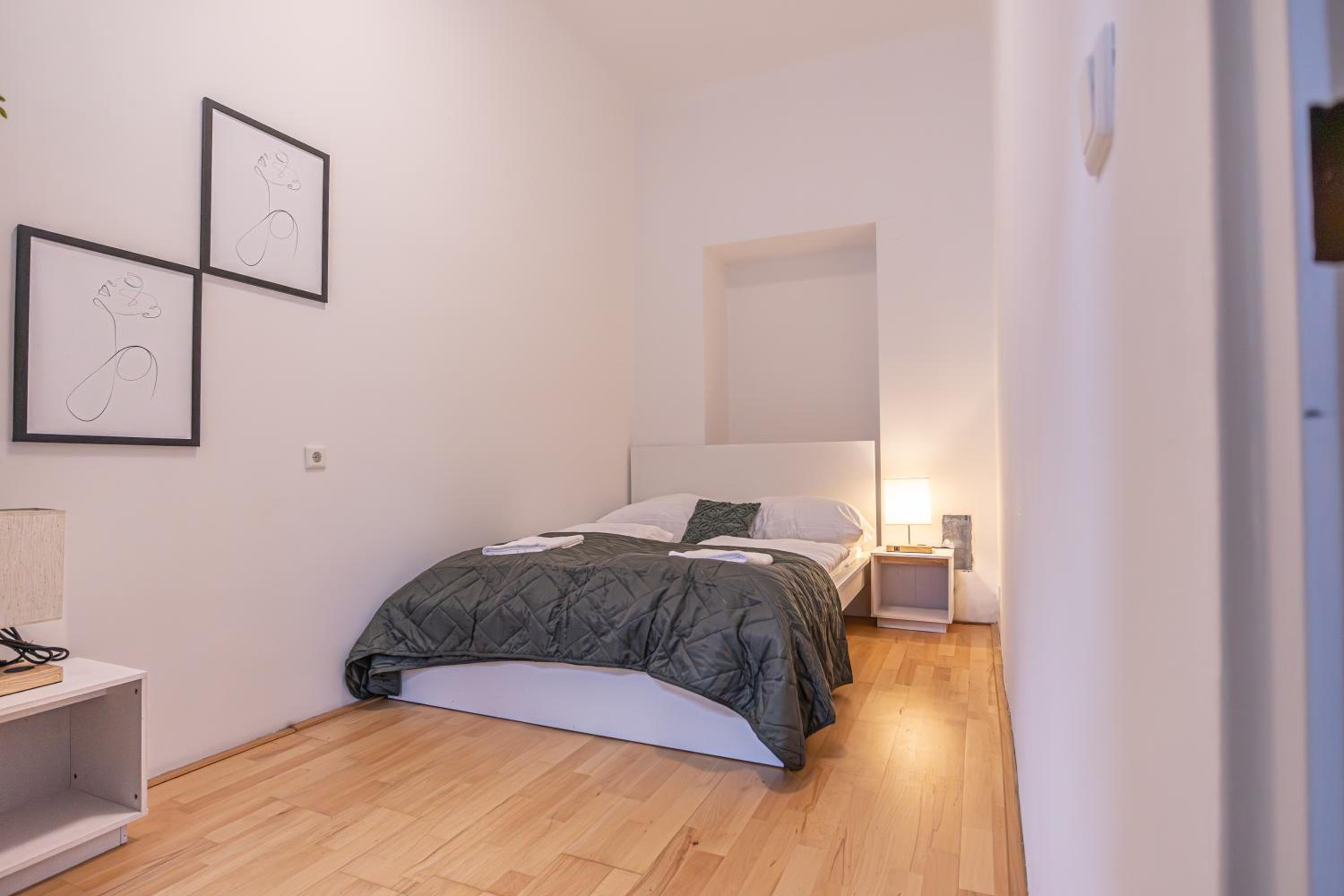 Comfortable 2-Bedroom Apartment in Vienna