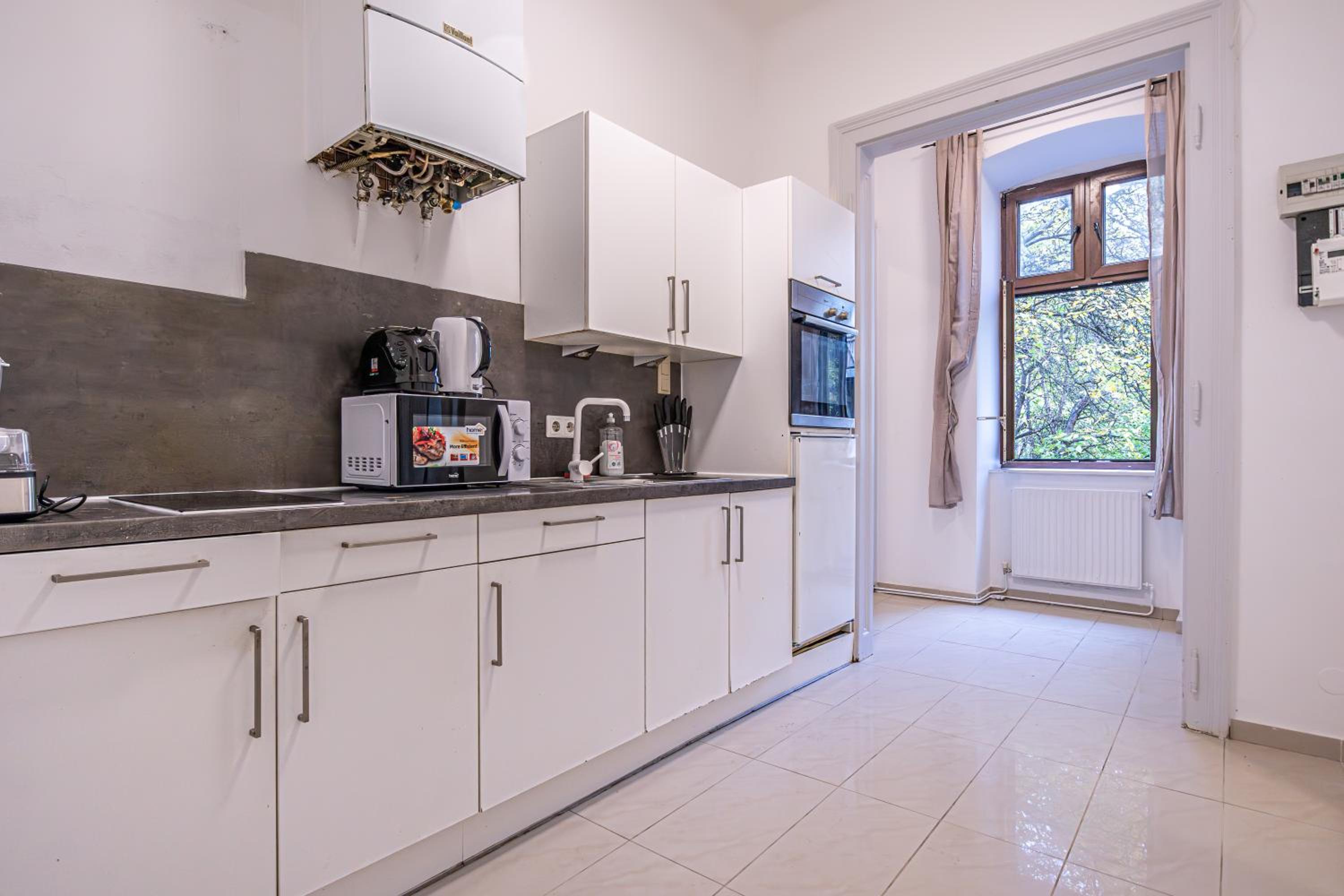 Comfortable 2-Bedroom Apartment in Vienna
