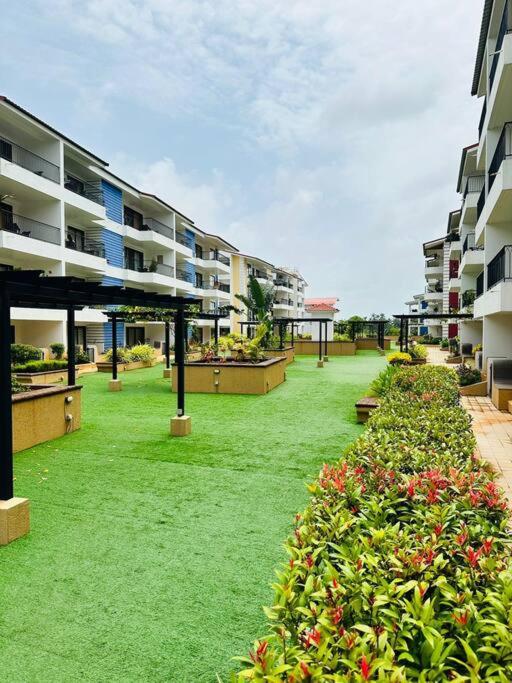 05-JenVin Luxury Homes - Pool view 2bed Apartment, North Goa view 2