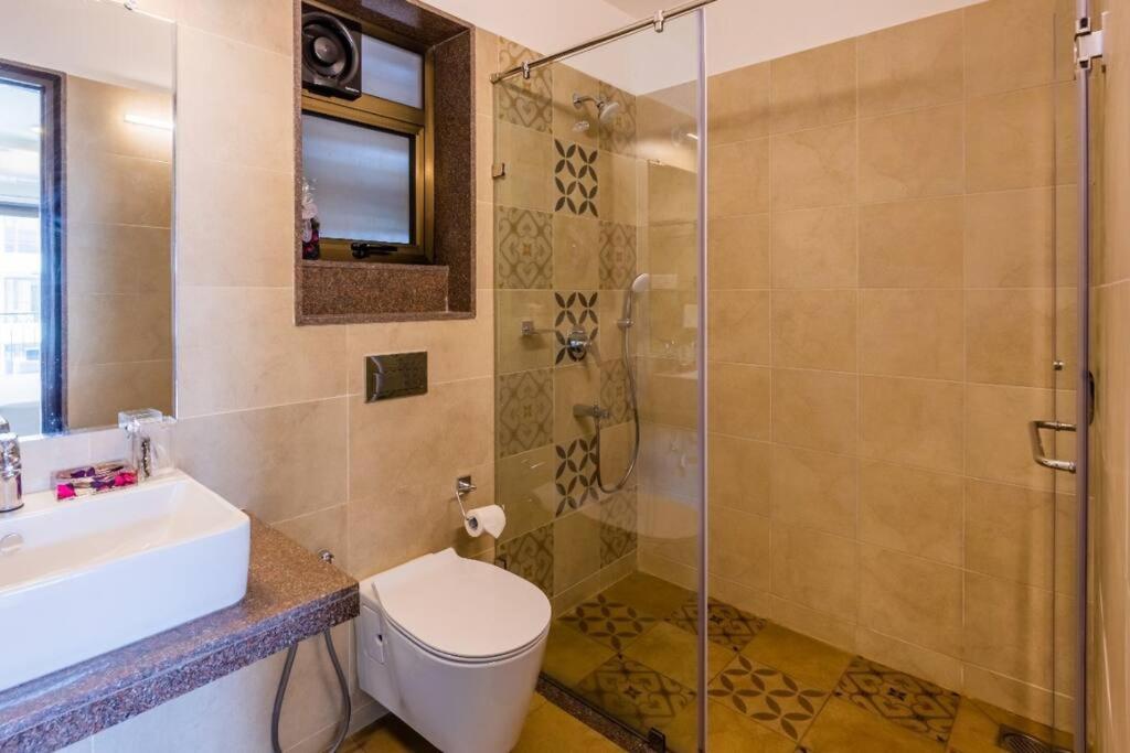 05-JenVin Luxury Homes - Pool view 2bed Apartment, North Goa view 4