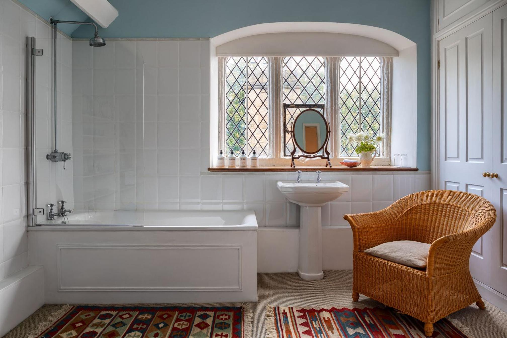 Pentrehobyn Hall sleeps 18