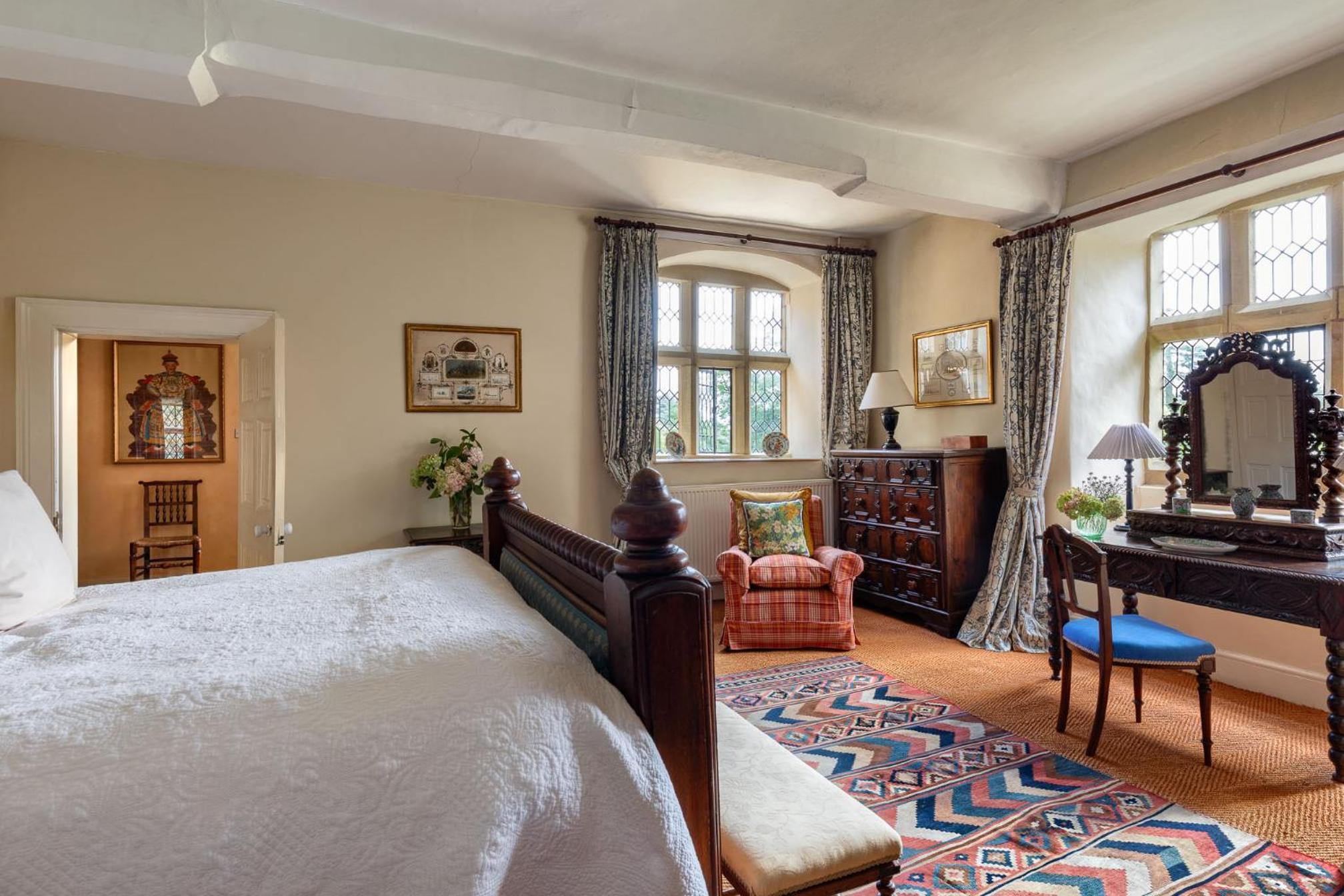 Pentrehobyn Hall sleeps 18