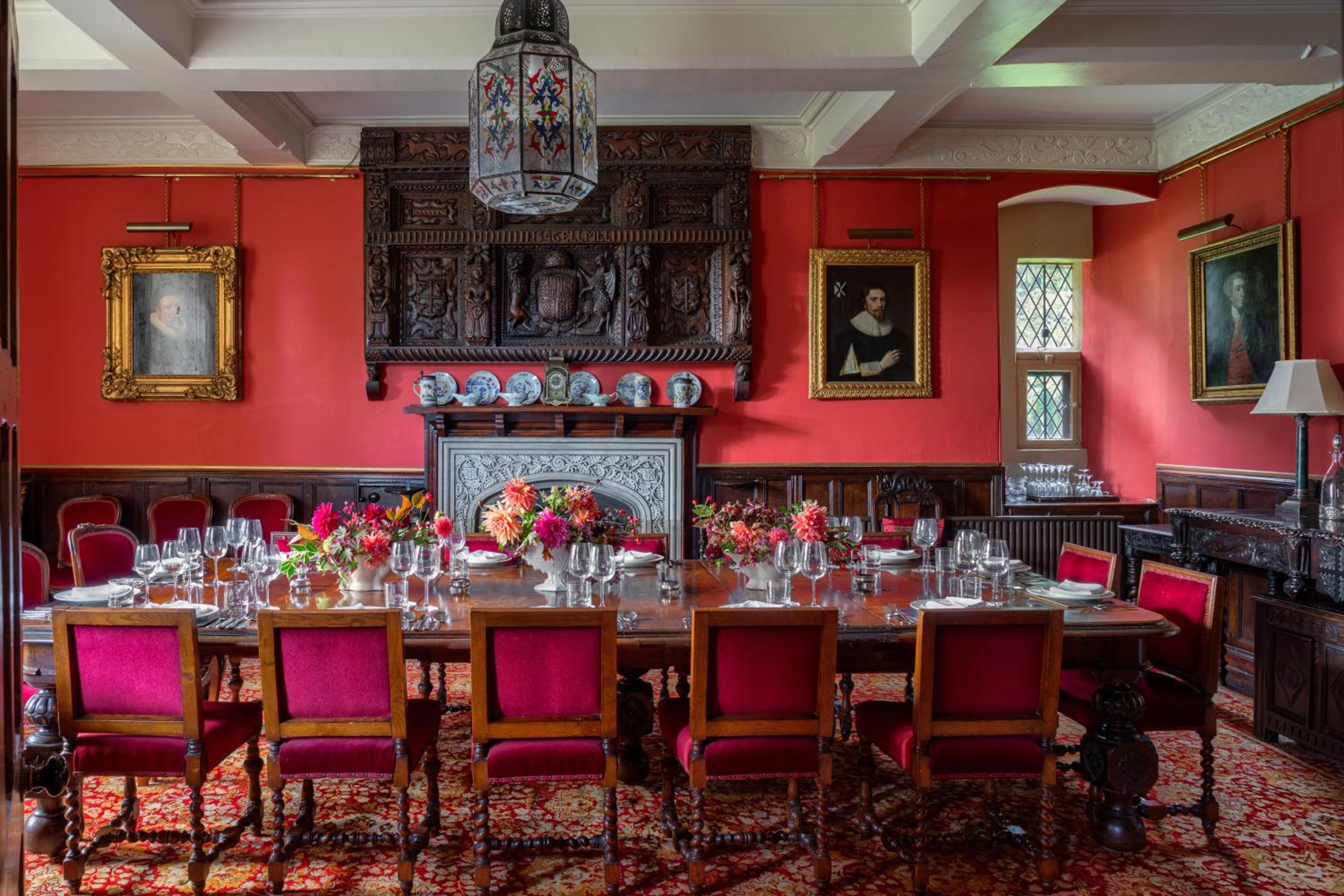 Pentrehobyn Hall sleeps 18