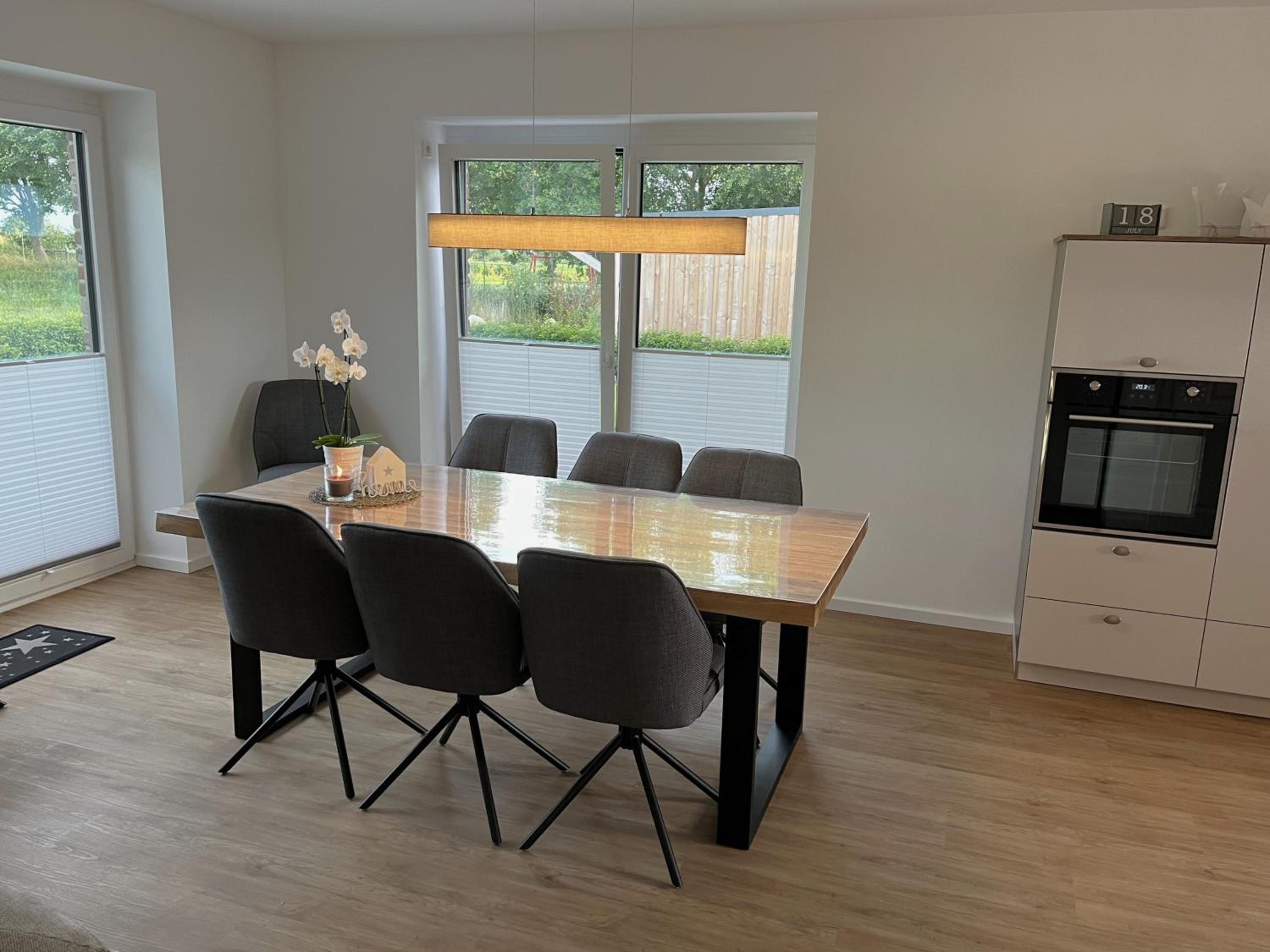 Haacksen - modernes Ferienhaus mit 4 Schlafzimmern, Garten und Grill