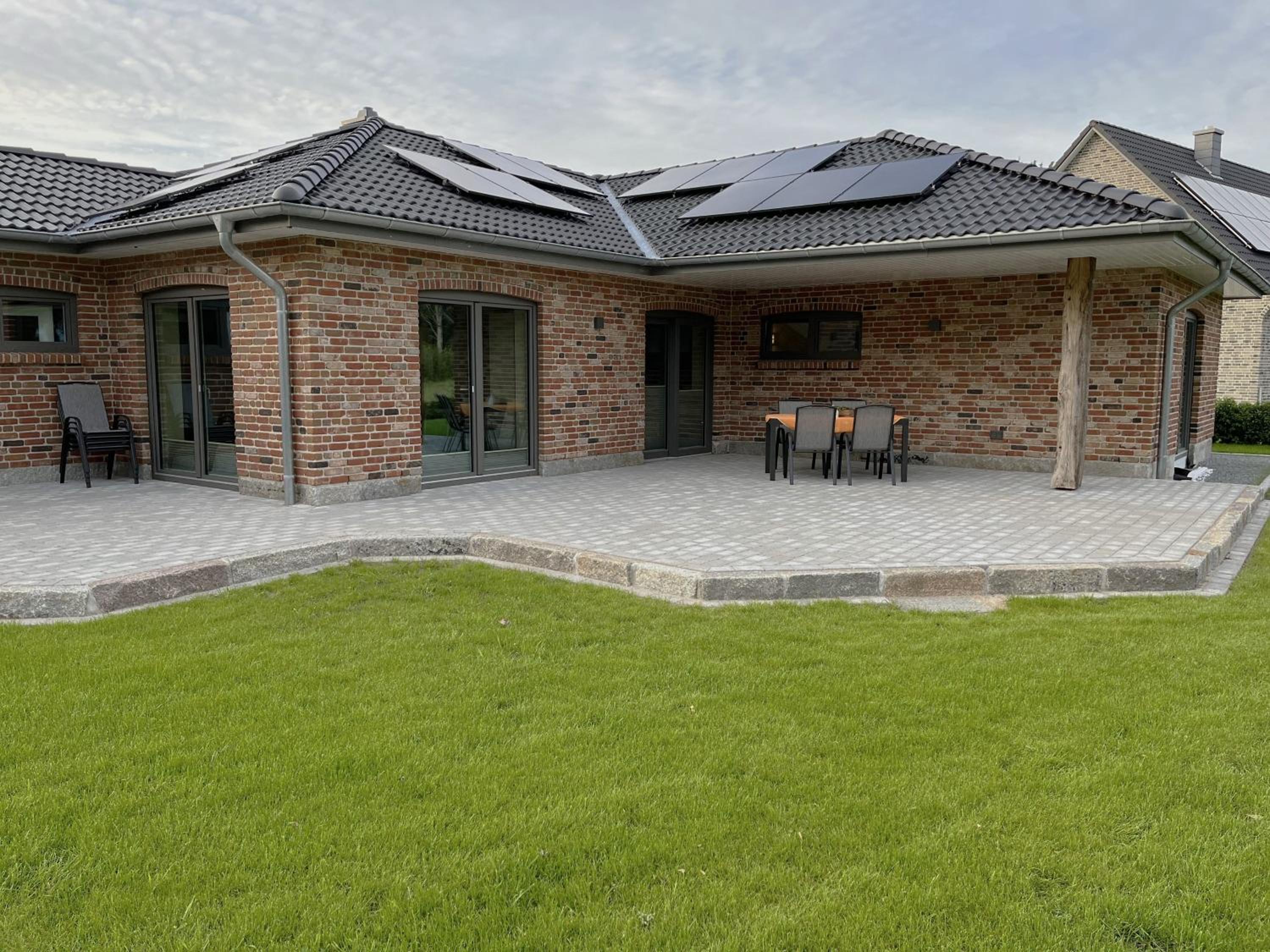 Haacksen - modernes Ferienhaus mit 4 Schlafzimmern, Garten und Grill