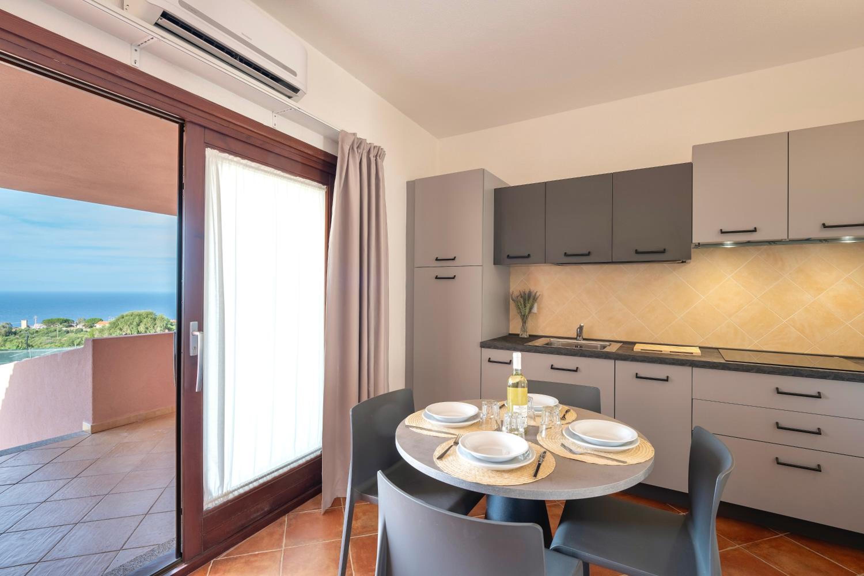 Residence with swimming-pool in Isola Rossa, just about 2 km from the beach La Marinedda