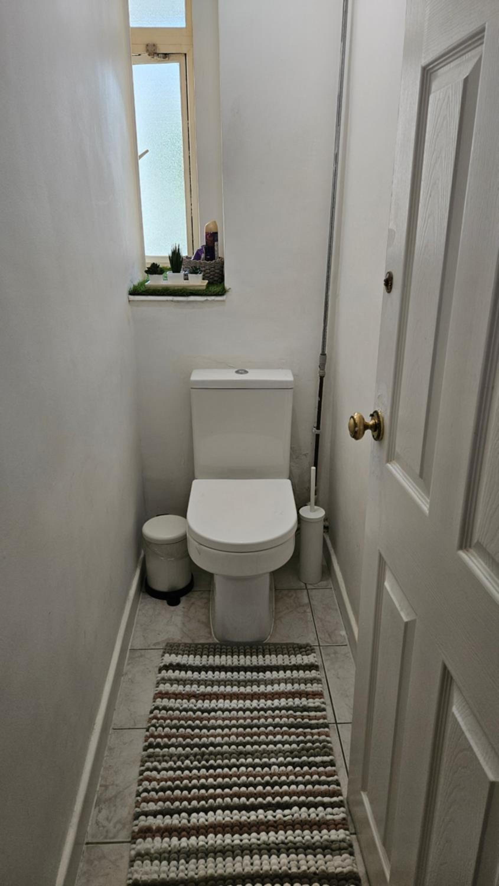 Spacious Two Bedroom Apartment in Battersea, Free Parking