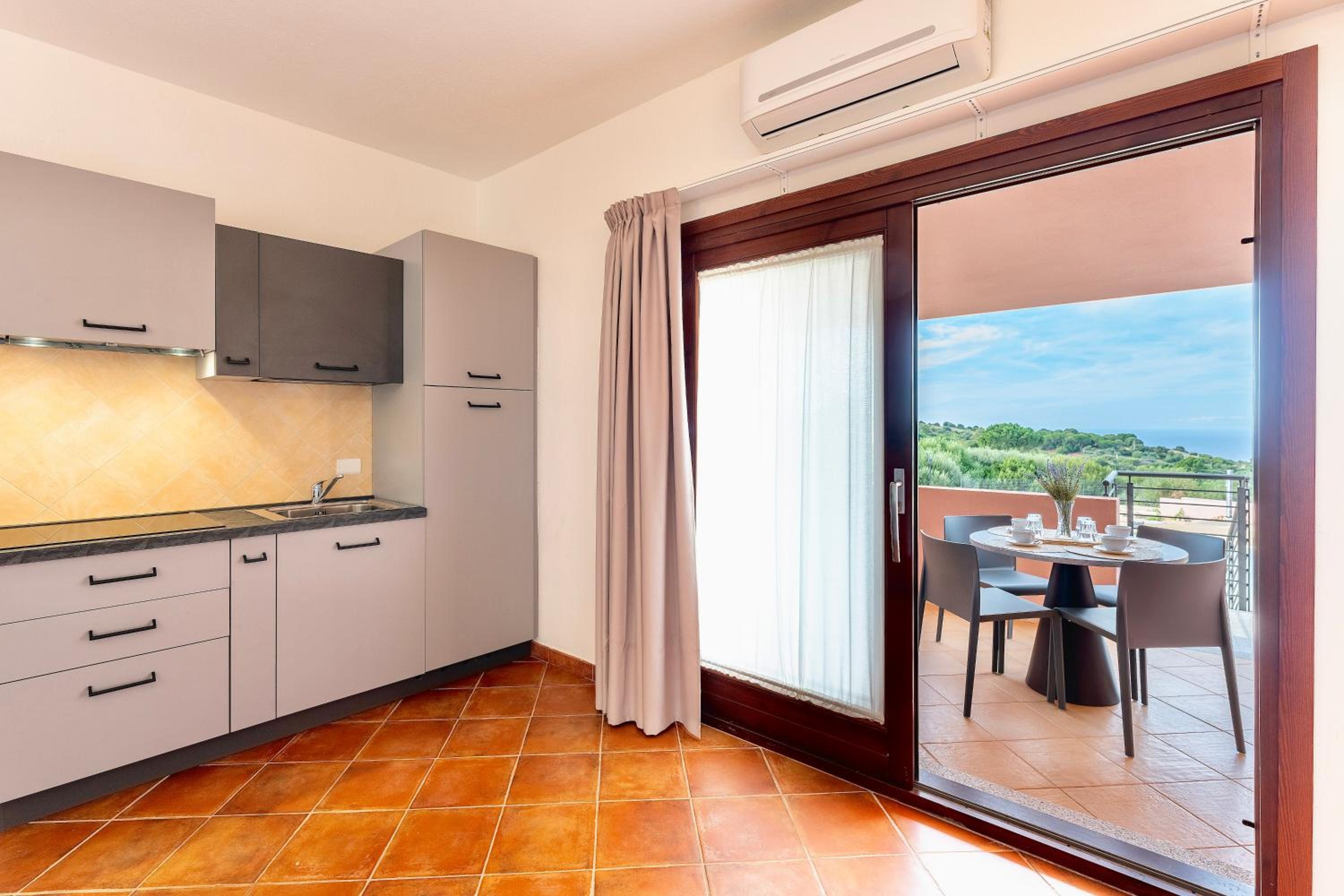 Residence with swimming-pool in Isola Rossa, just about 2 km from the beach La Marinedda