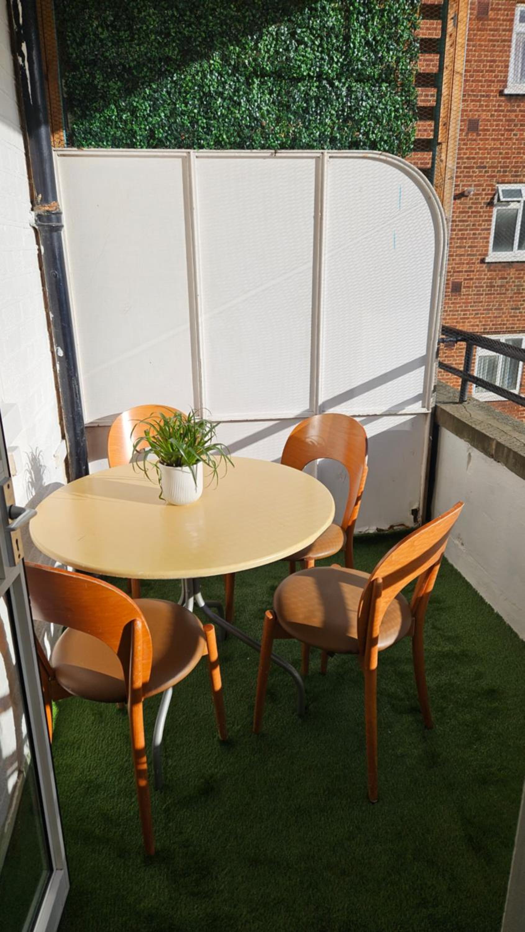Spacious Two Bedroom Apartment in Battersea, Free Parking