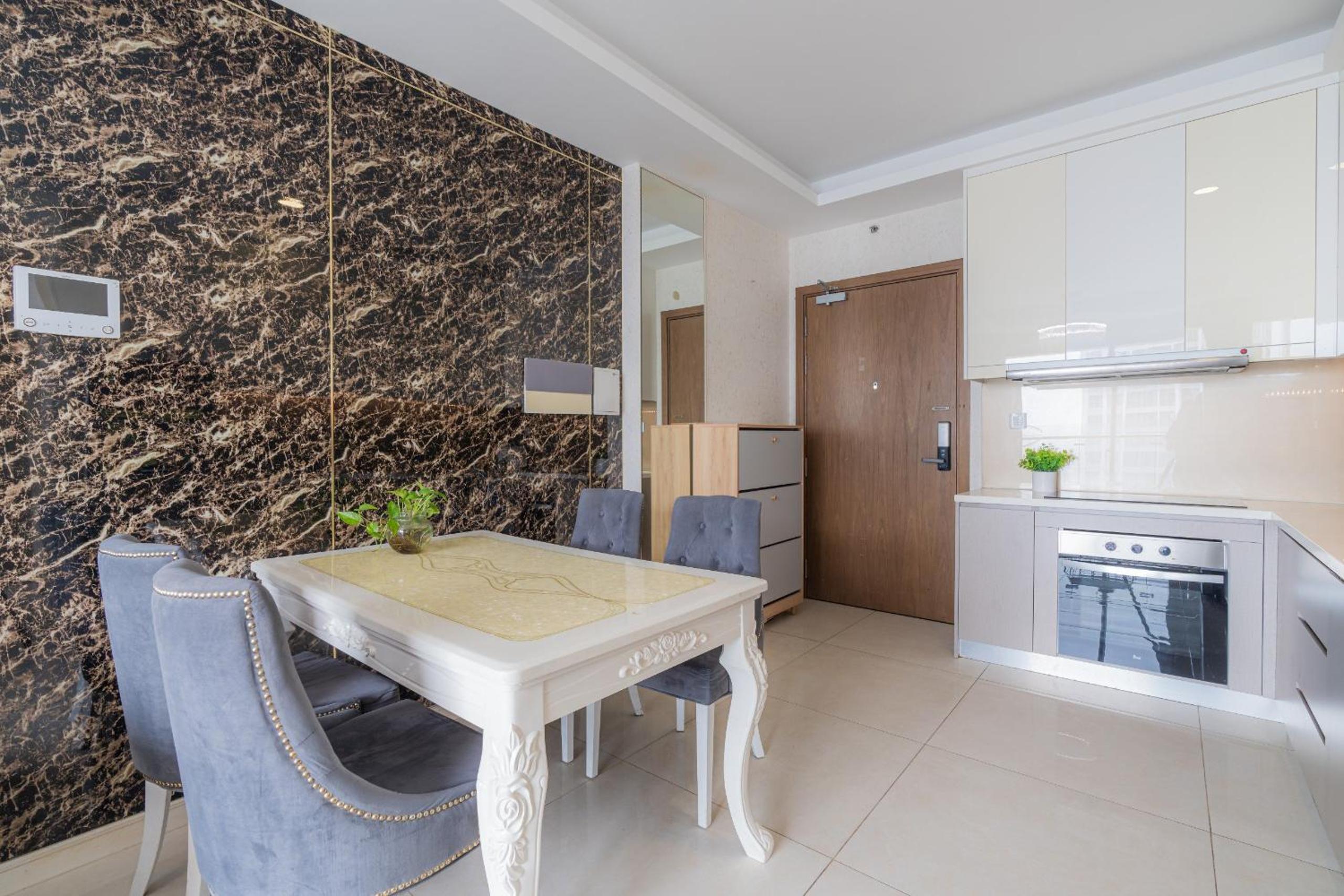 Millennium Luxury Apartment with Central location