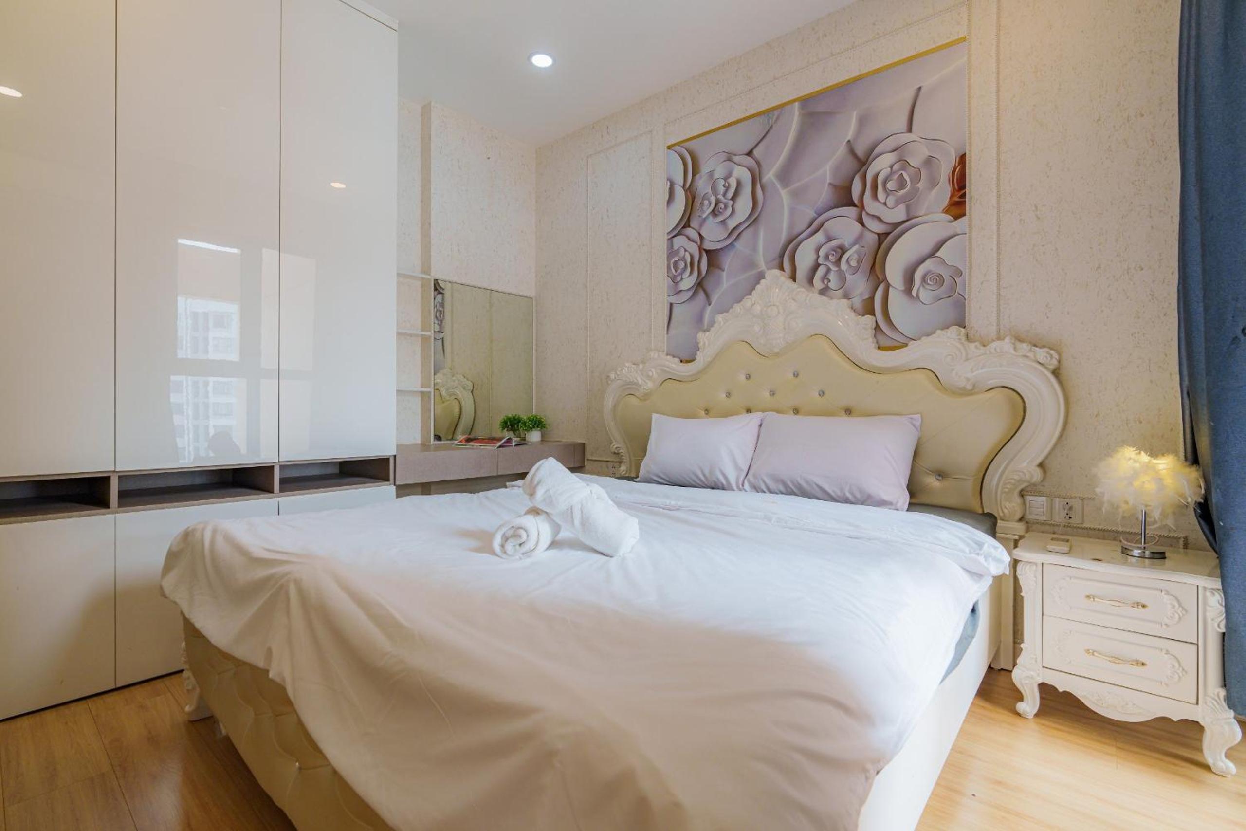 Millennium Luxury Apartment with Central location