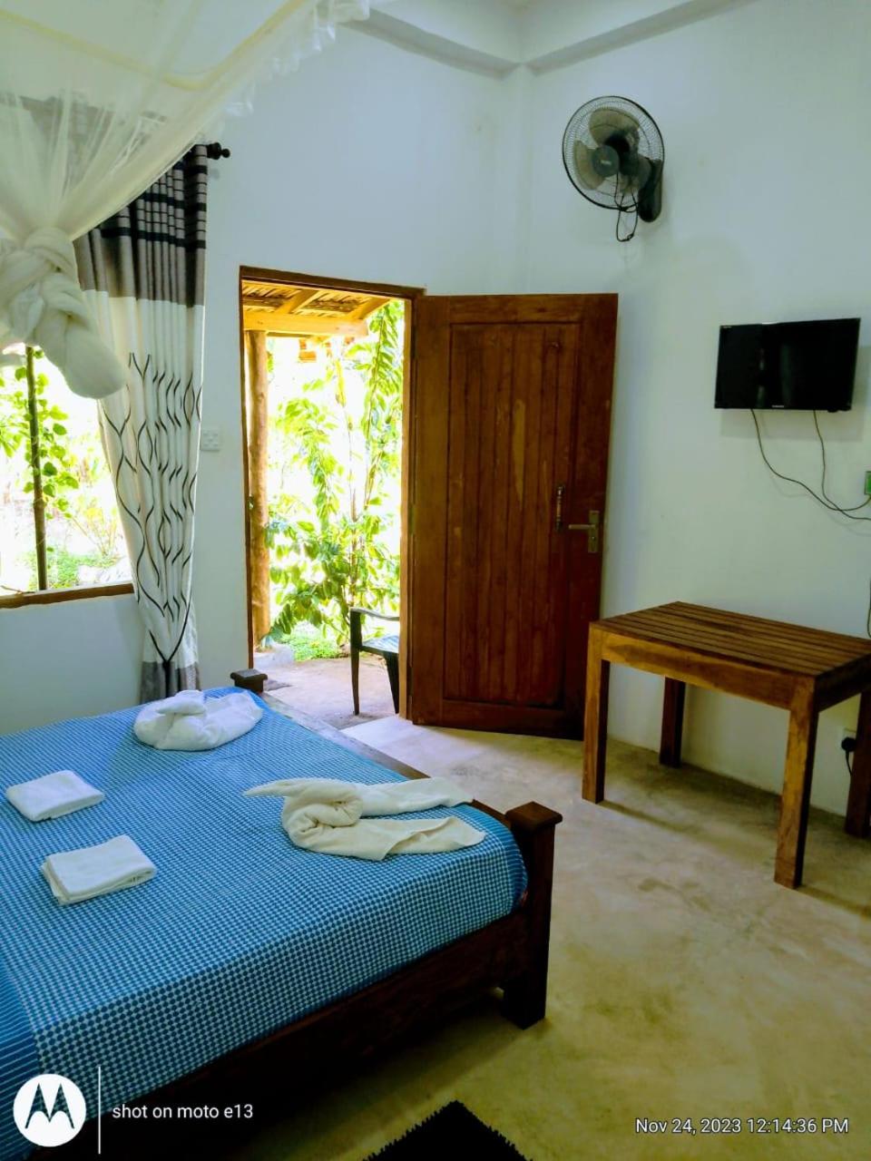 Sigiri Wild Lake Dambulla view 3