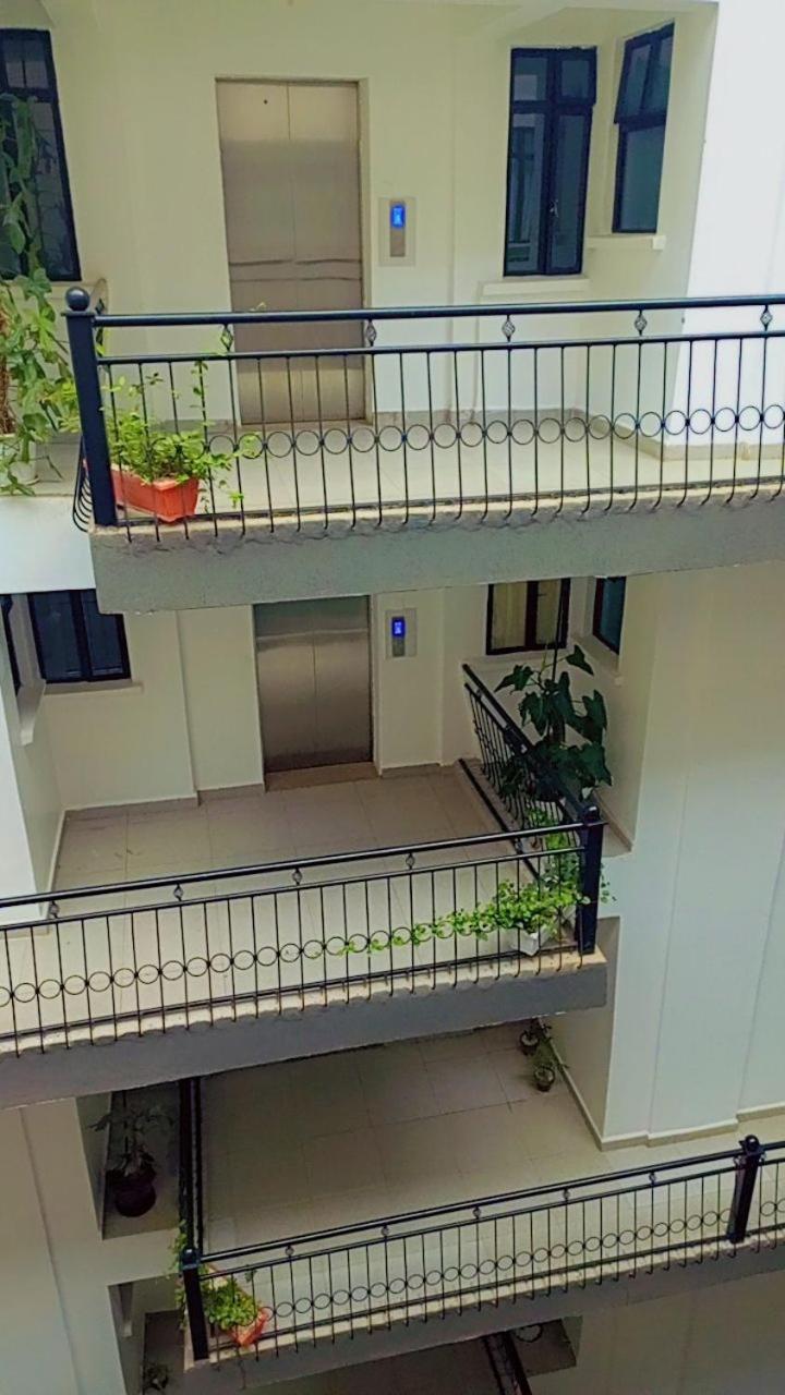 Triad apartment fedha