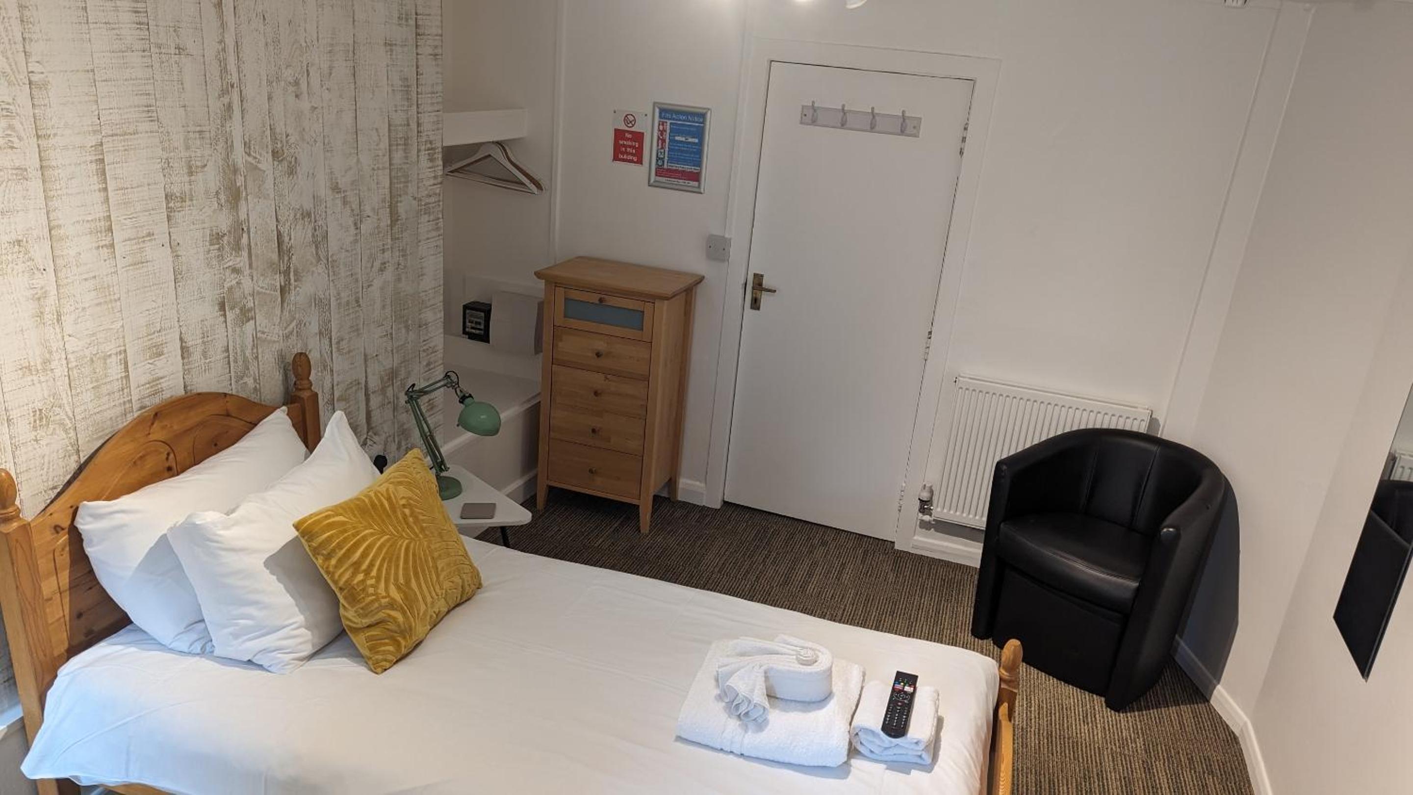 Dover Town Rooms - Short Lets & Serviced Accommodation - Dover view 3