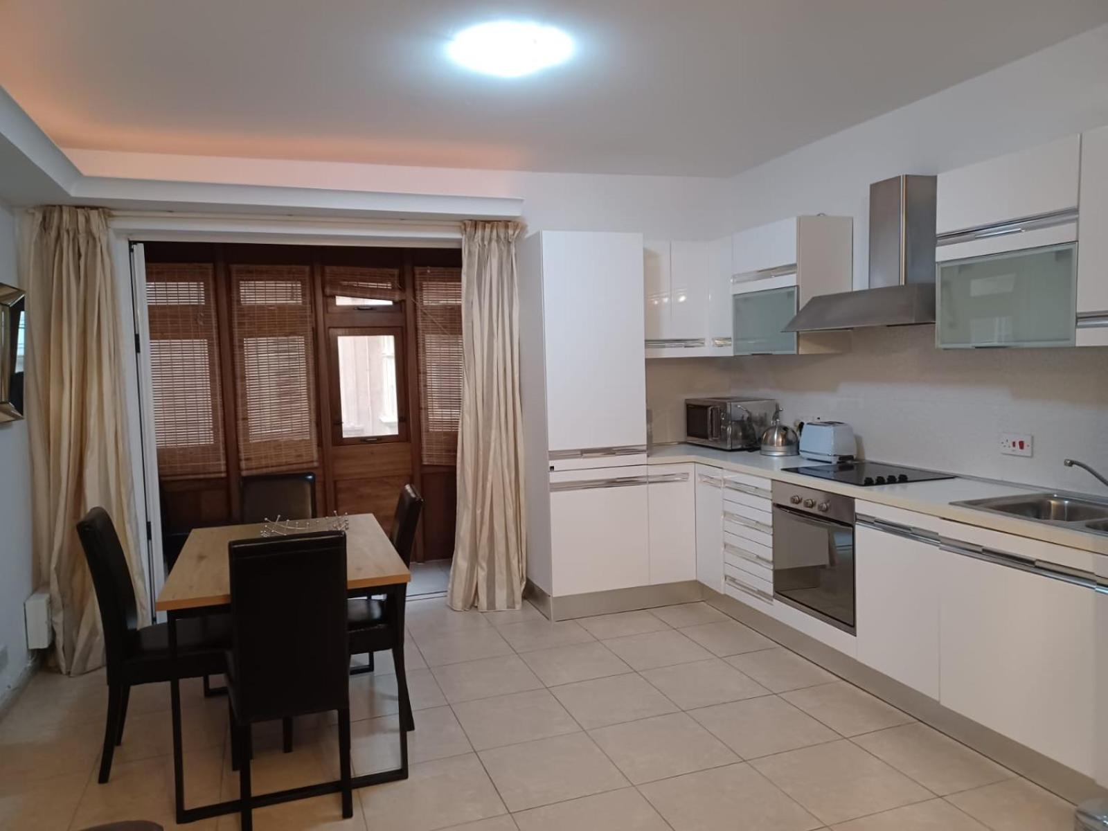Sliema 2 Bed APT view 5