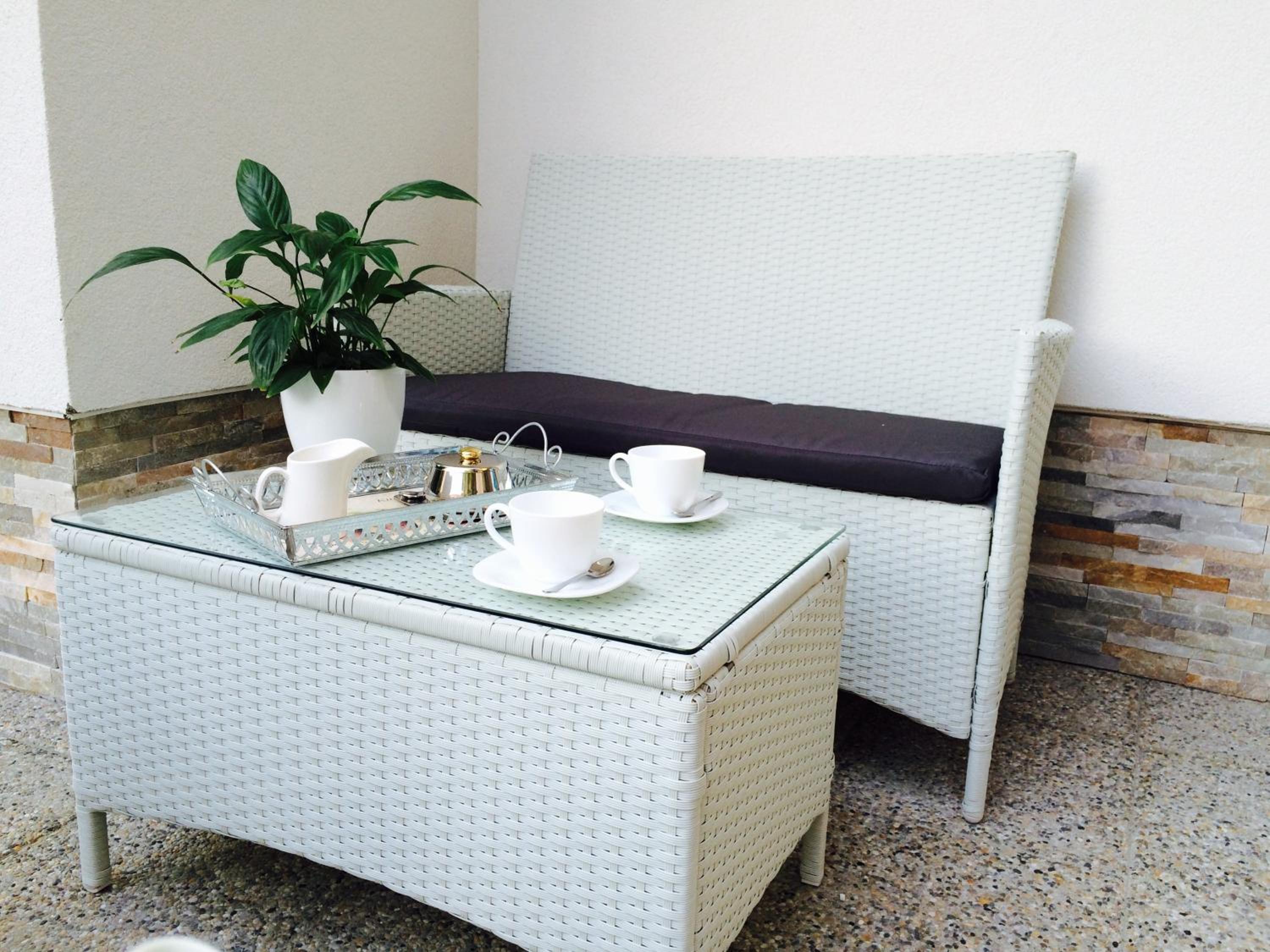 Luxury Studio Apartment White Sensation