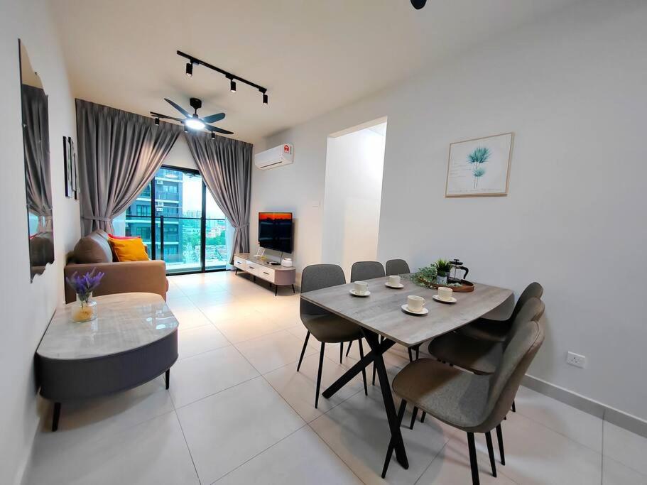 Maxim Majestic 3BR Connaught MRT