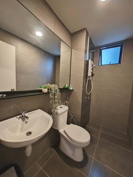 Maxim Majestic 3BR Connaught MRT