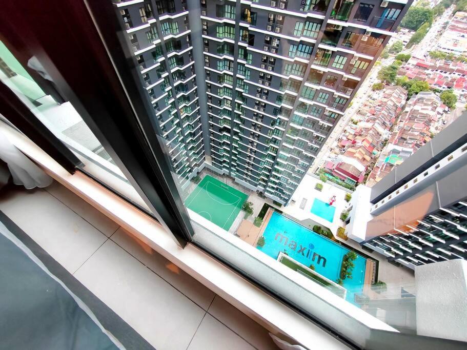 Maxim Majestic 3BR Connaught MRT