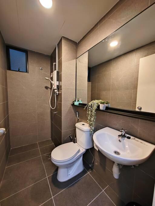 Maxim Majestic 3BR Connaught MRT